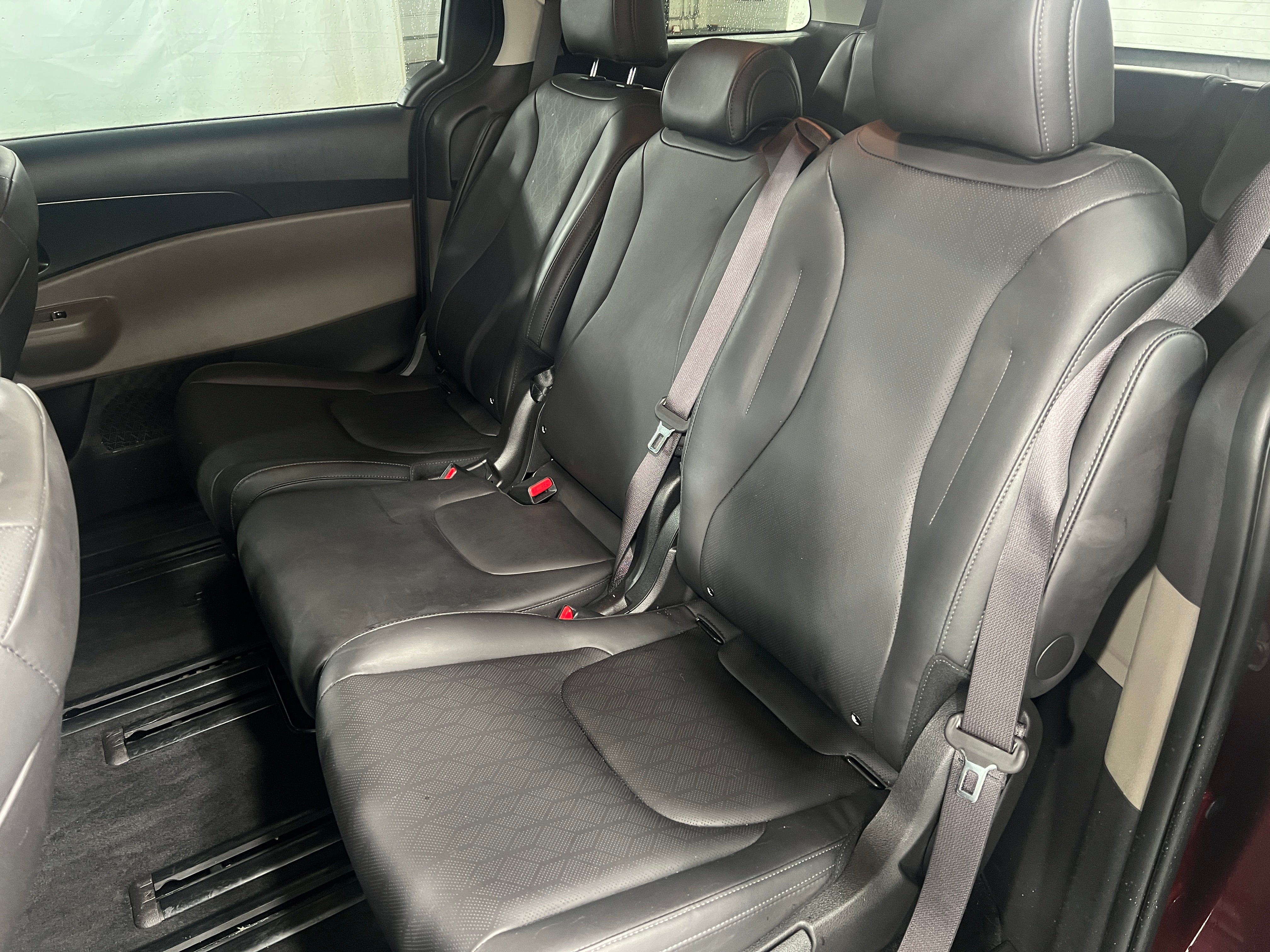 2026 Kia Carnival LXS - Photo 4