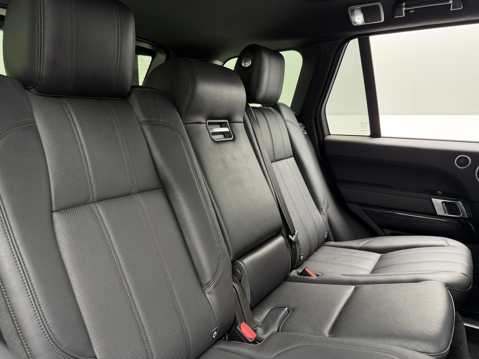 Thumbnail: 2017 Land Rover Range Rover - 6