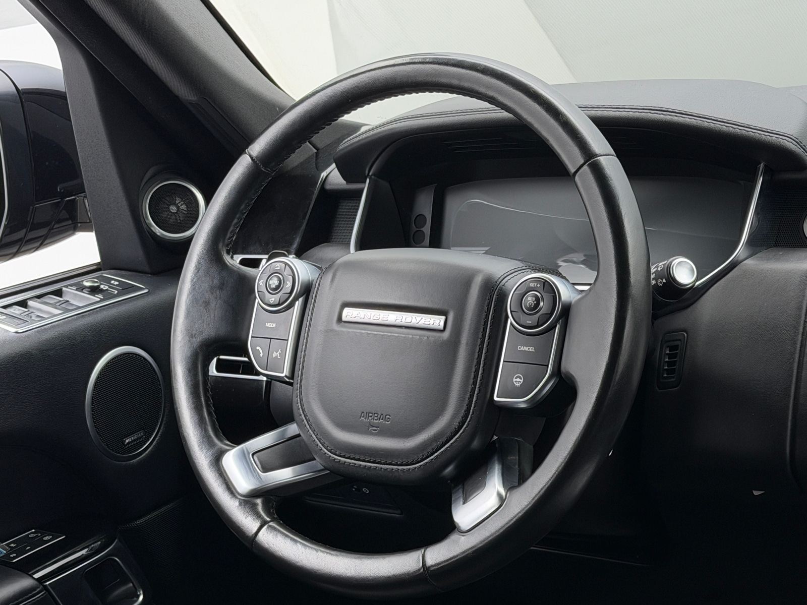 Thumbnail: 2017 Land Rover Range Rover - 5