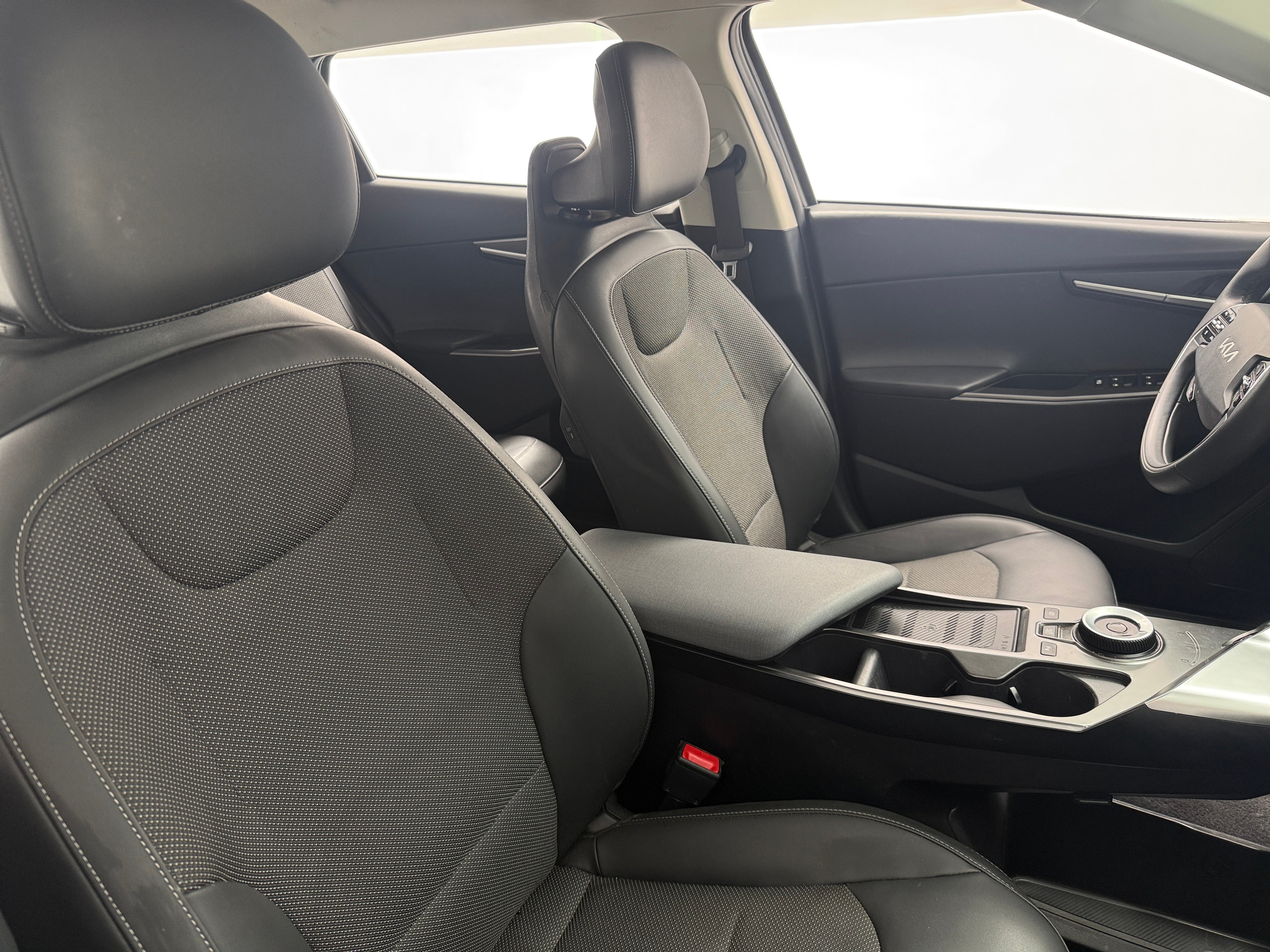 Used 2024 Kia EV6 Light L/R with VIN KNDC3DLC1R5619658 for sale in Auburn, WA
