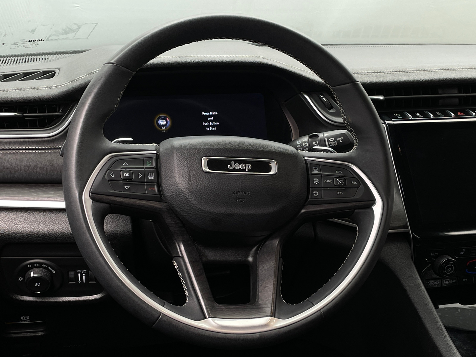 Thumbnail: 2023 Jeep Grand Cherokee L - 4