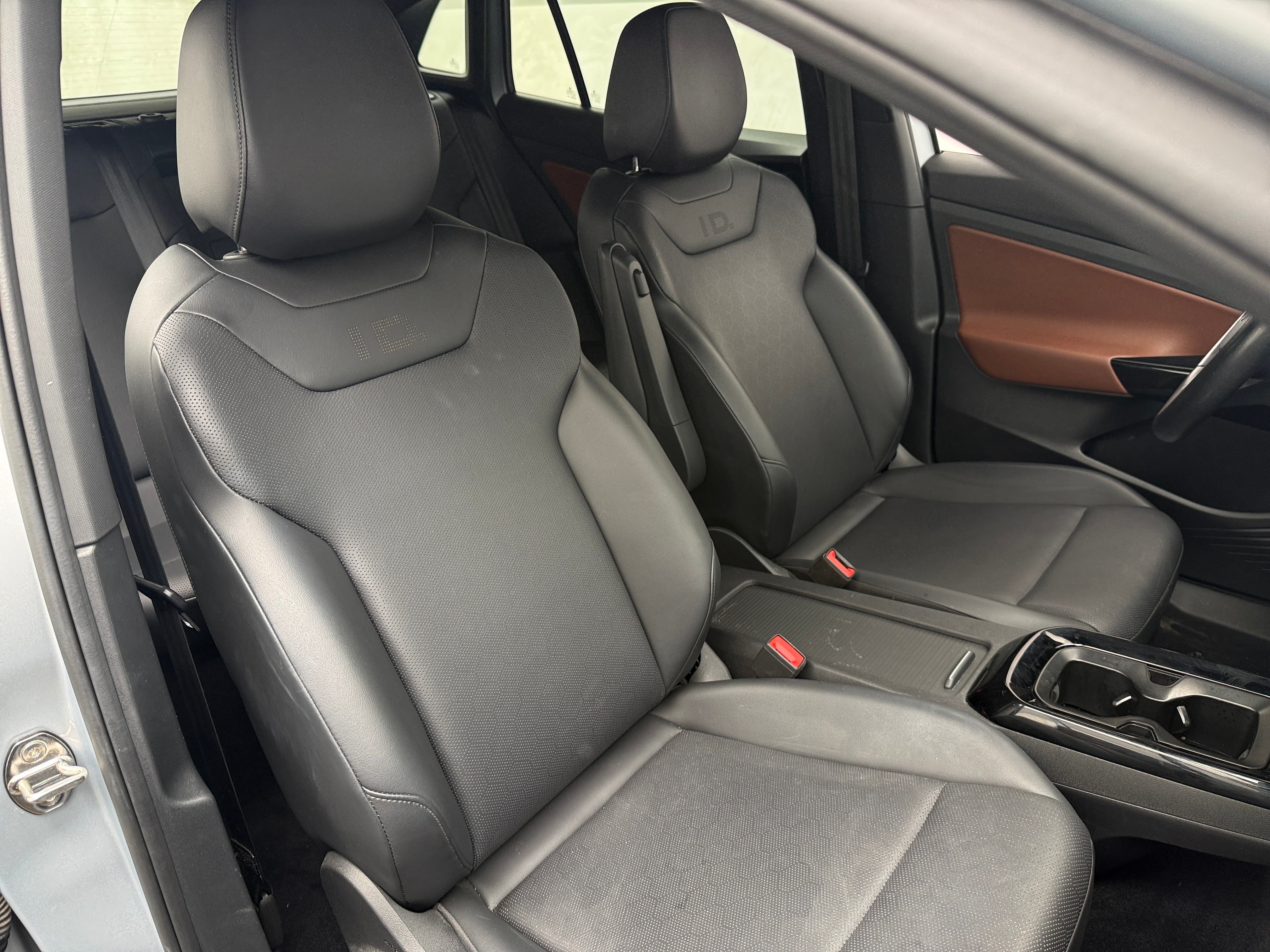 Used 2021 Volkswagen ID.4 PRO S with VIN WVGUNPE24MP065125 for sale in Auburn, WA