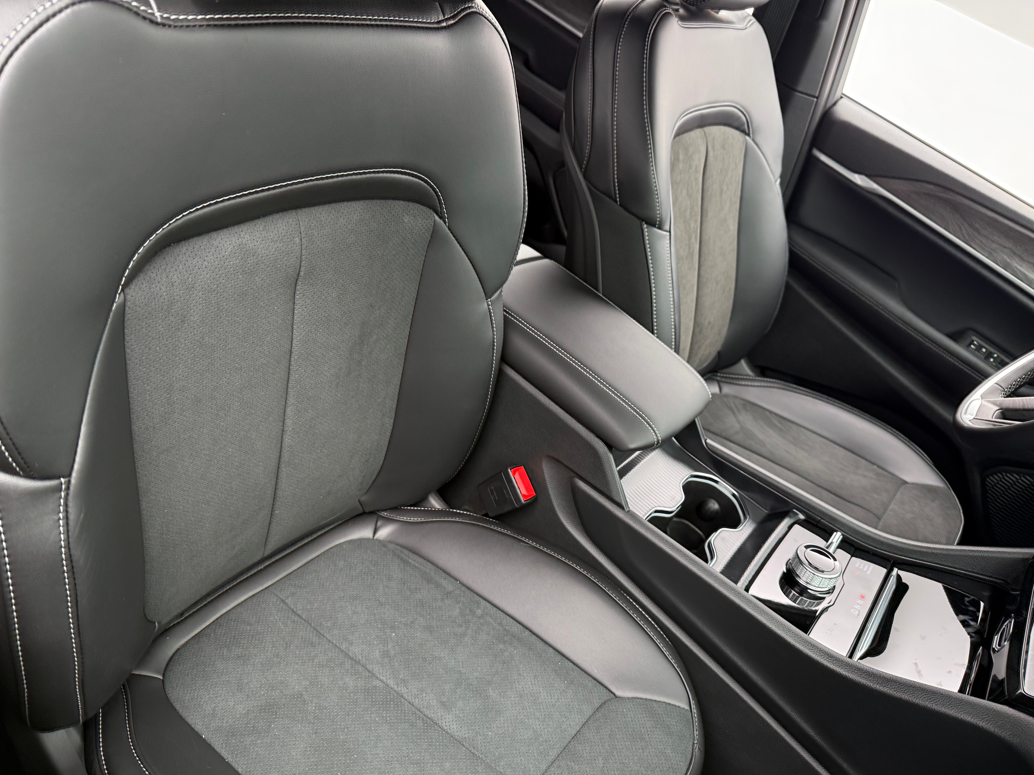 2027 Jeep Grand Cherokee L