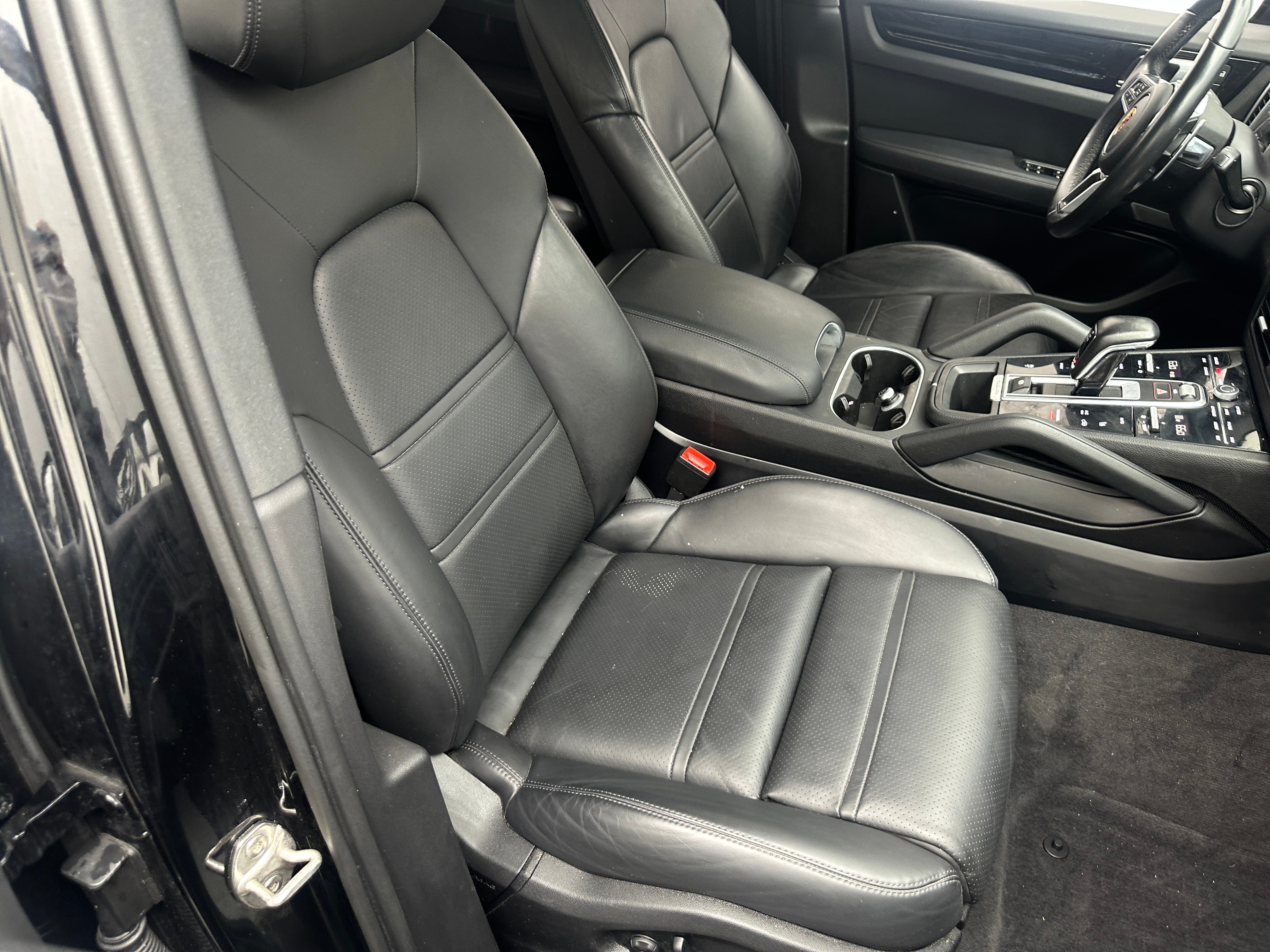2023 Porsche Cayenne Base