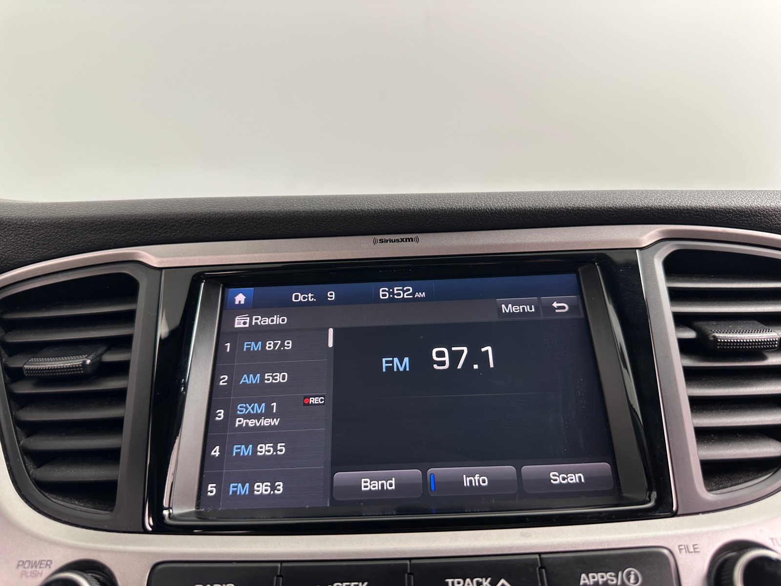 Thumbnail: 2019 Hyundai Accent - 4