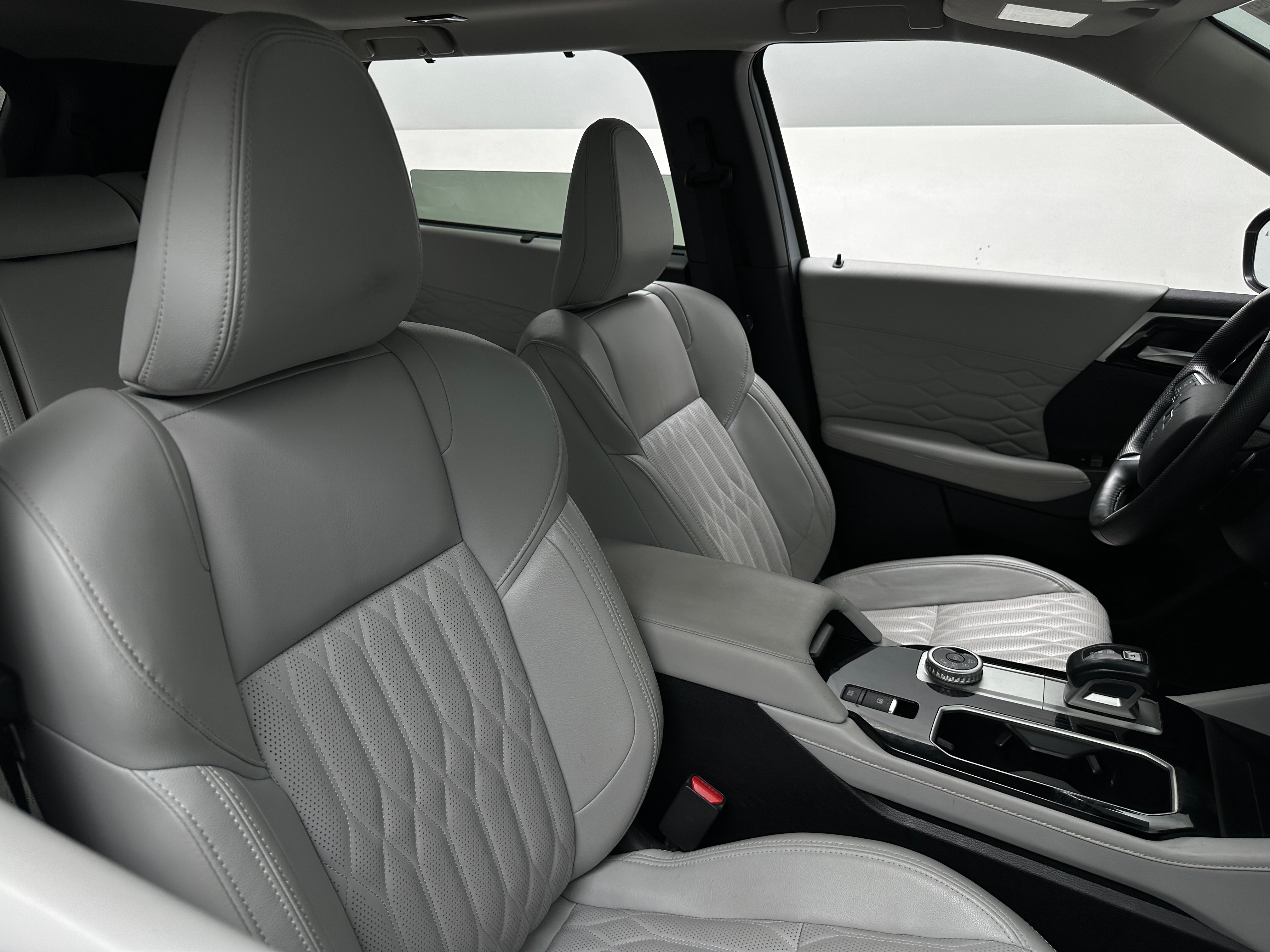 2025 Mitsubishi Outlander SEL