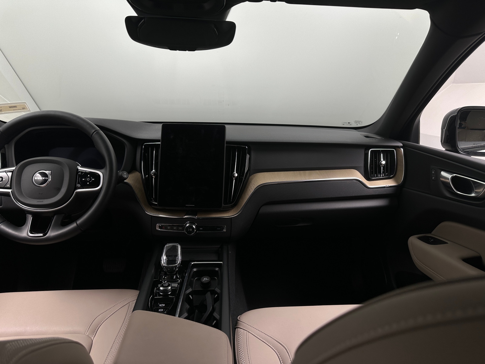 Thumbnail: 2026 Volvo XC60 - 2