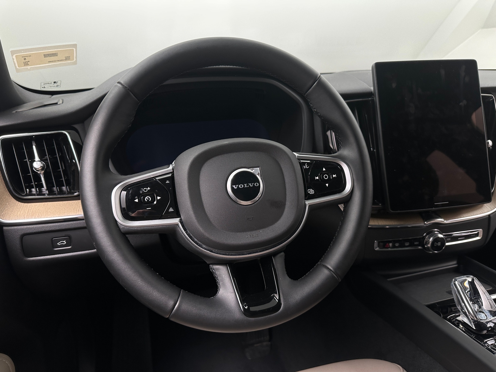 Thumbnail: 2026 Volvo XC60 - 4