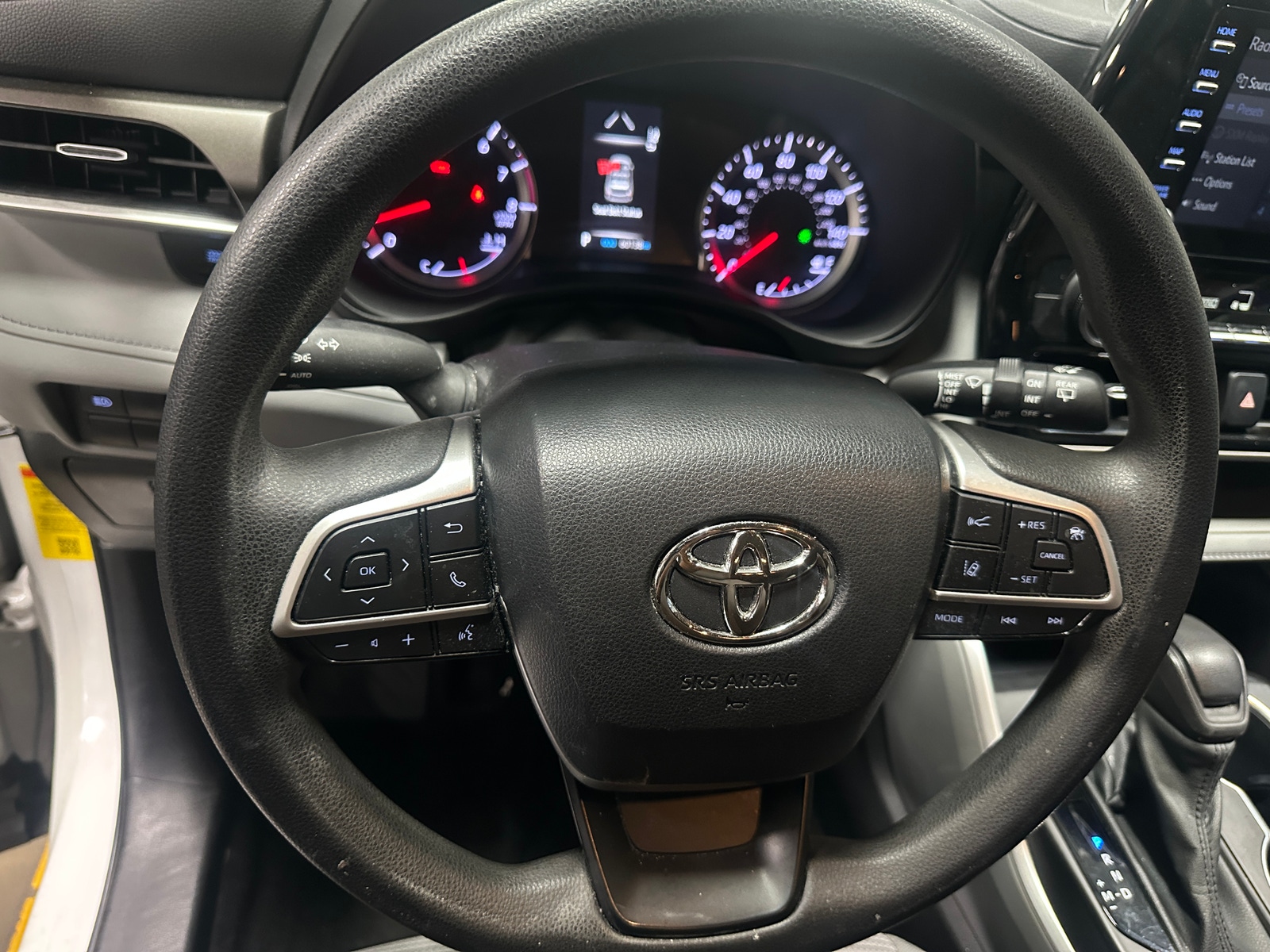 Thumbnail: 2022 Toyota Highlander - 5