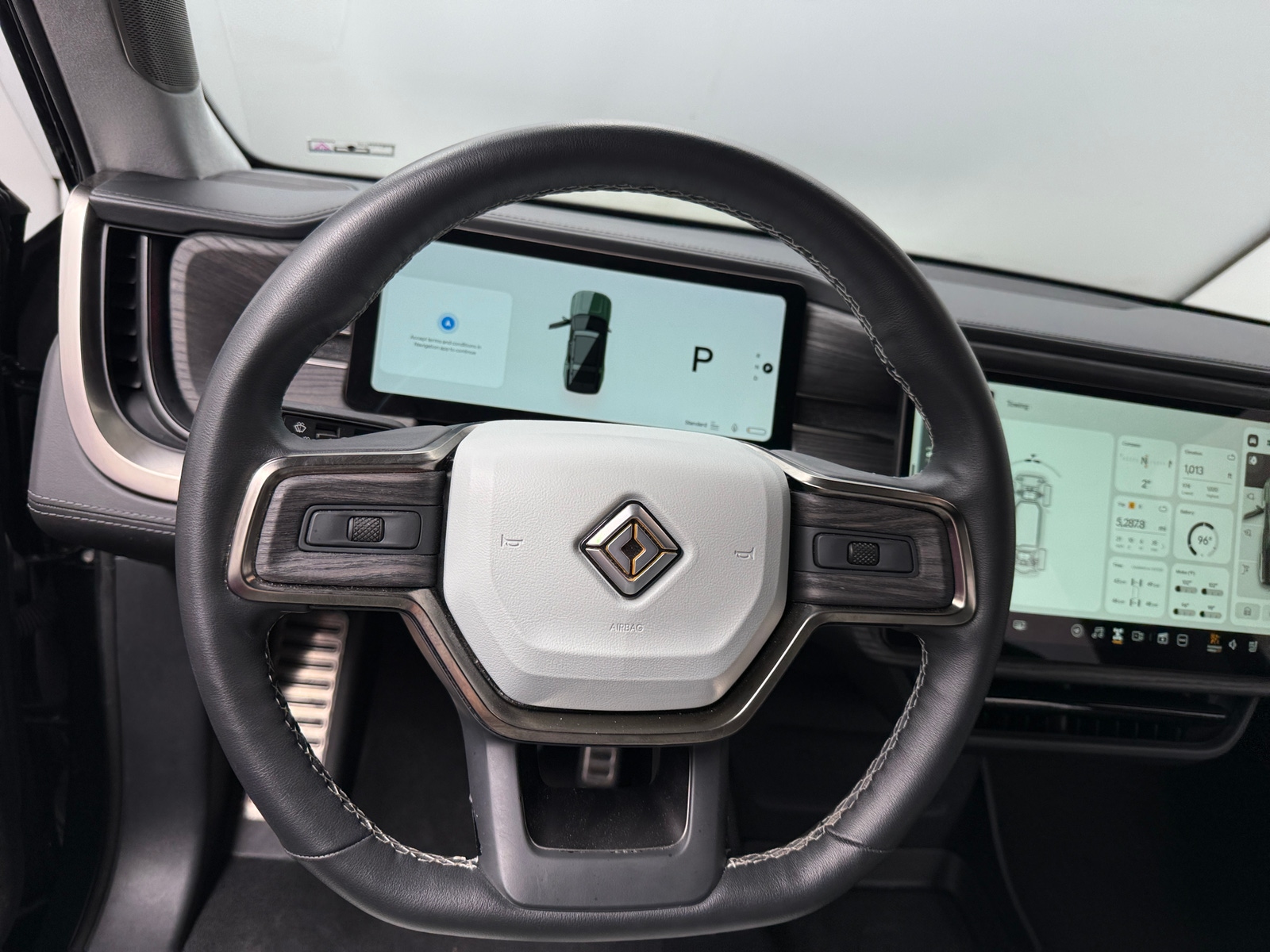 Thumbnail: 2023 Rivian R1S - 4