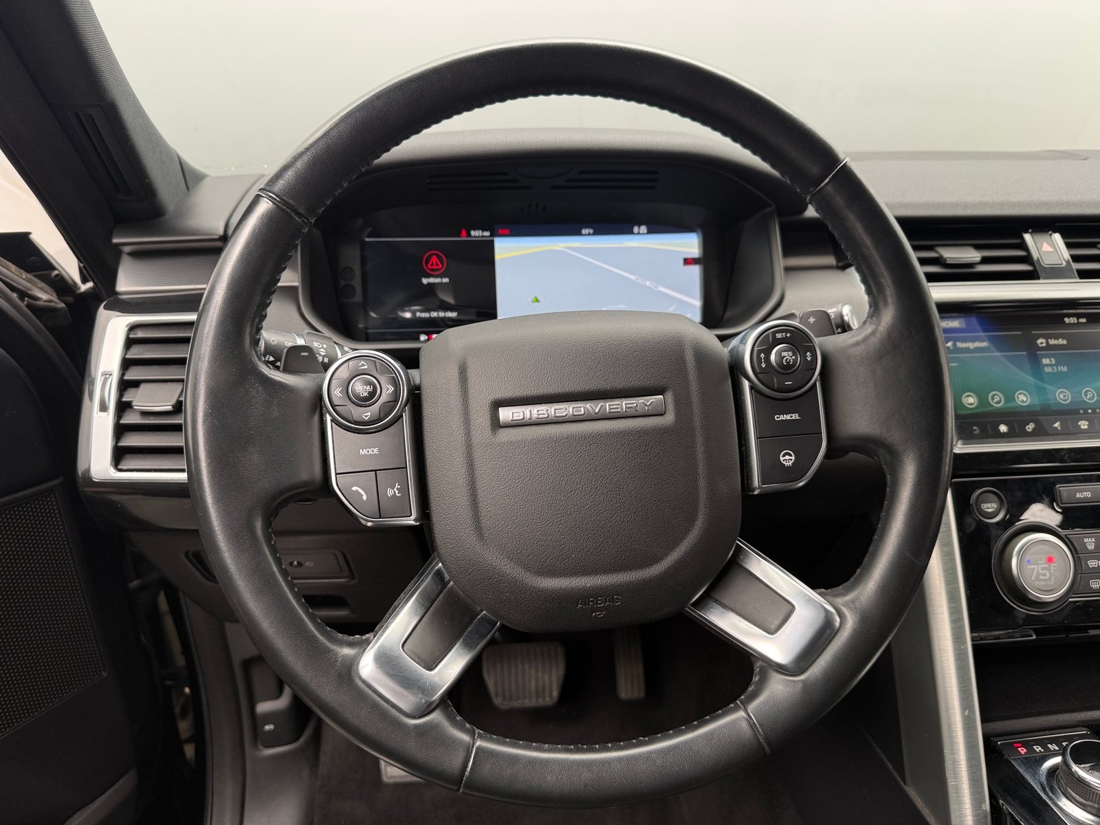 Thumbnail: 2018 Land Rover Discovery - 4