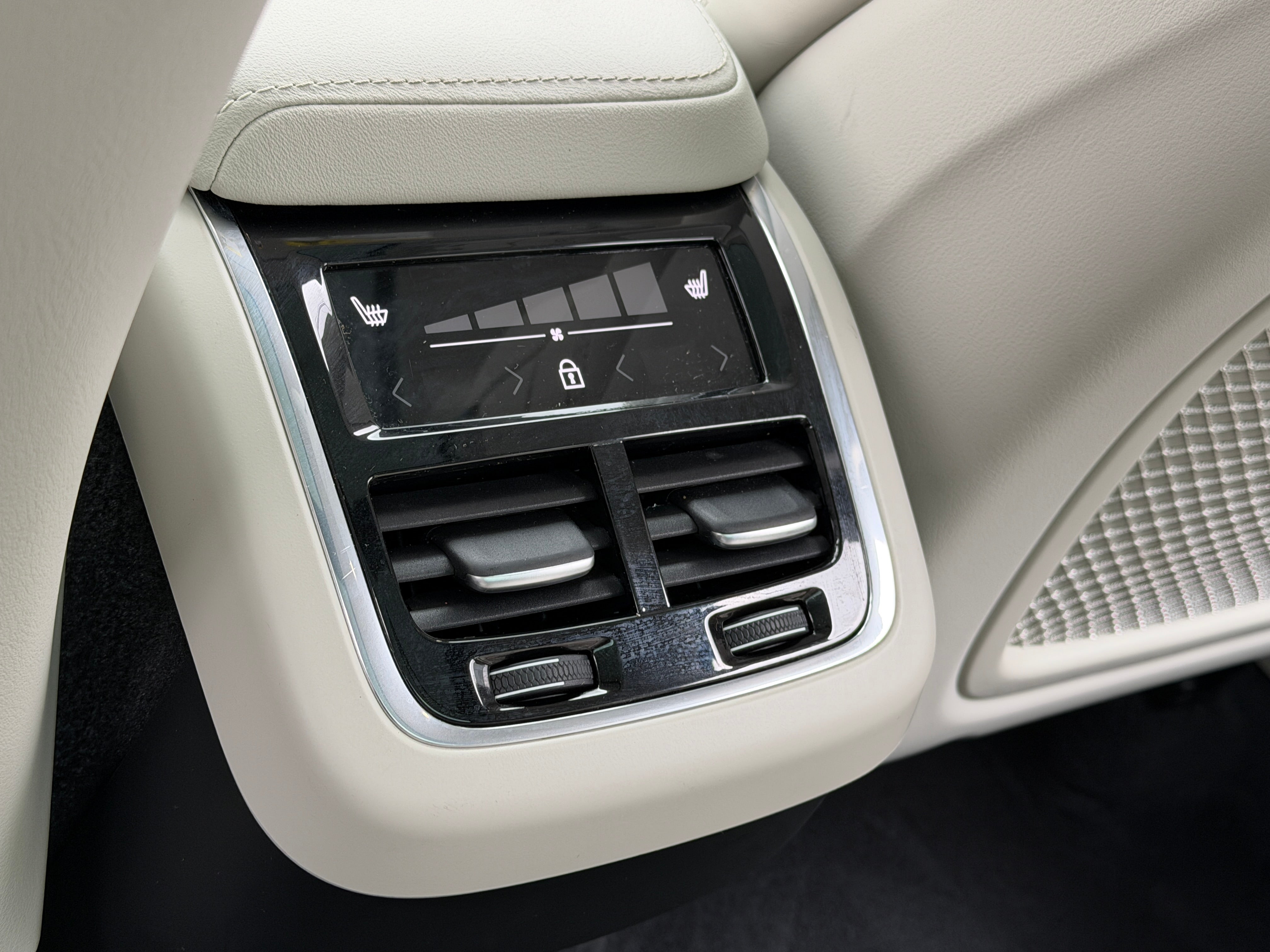 2026 Volvo XC60 Ultra
