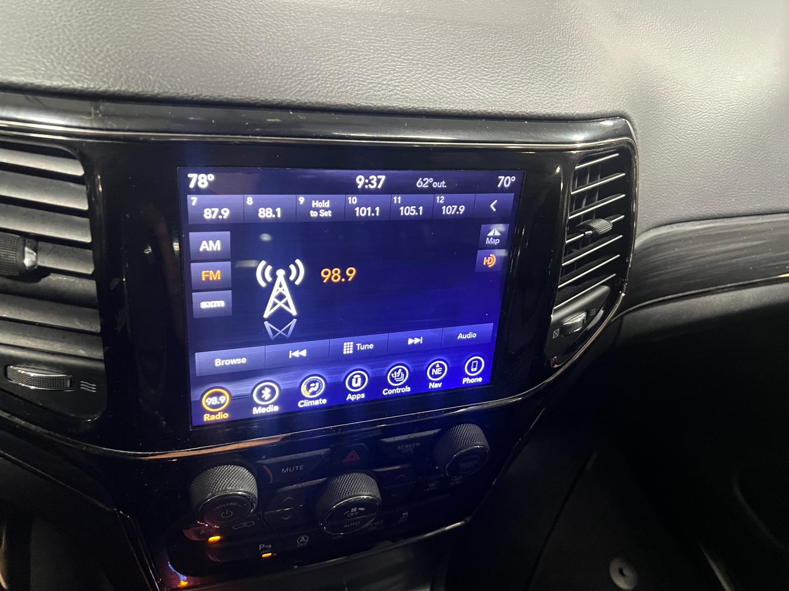 Thumbnail: 2019 Jeep Grand Cherokee - 3