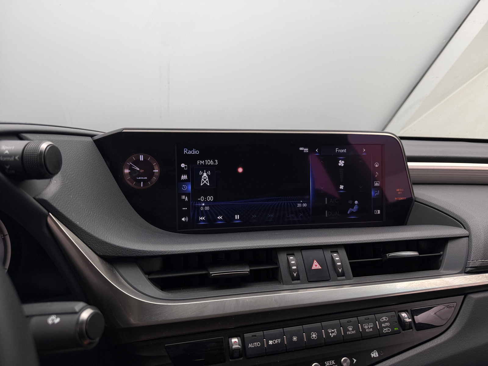Thumbnail: 2019 Lexus ES - 4