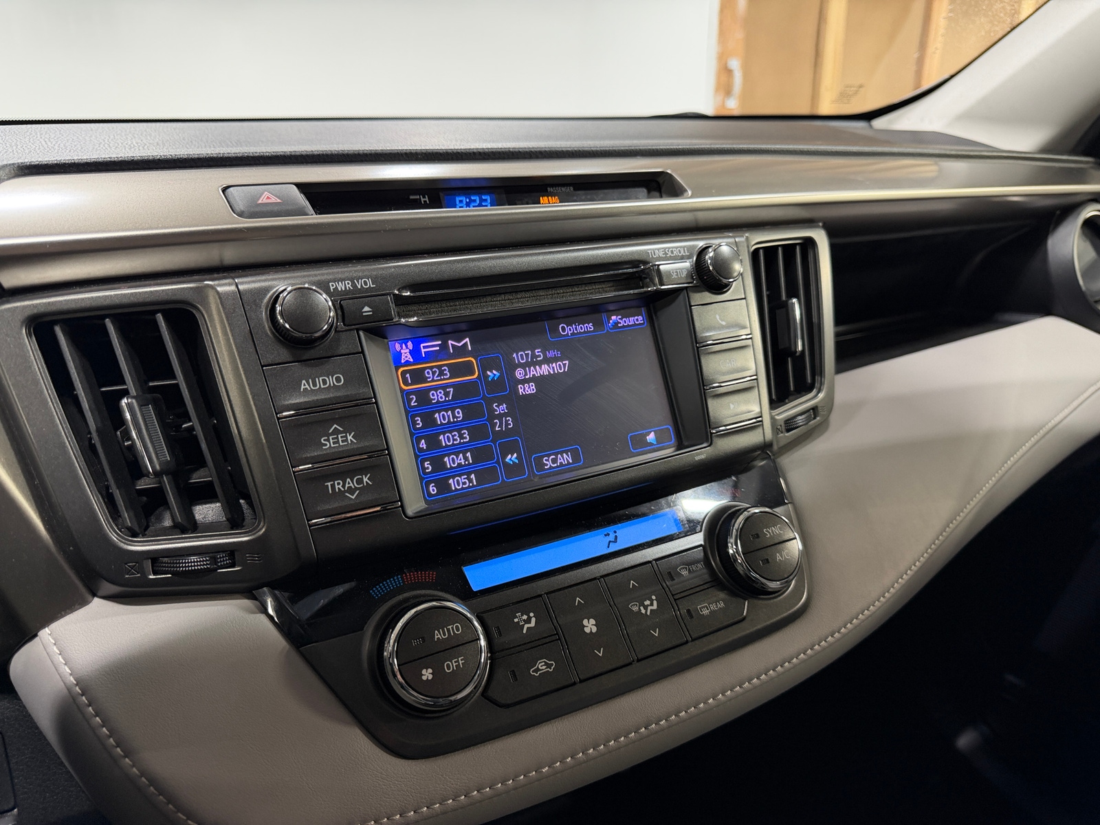 Thumbnail: 2013 Toyota RAV4 - 4