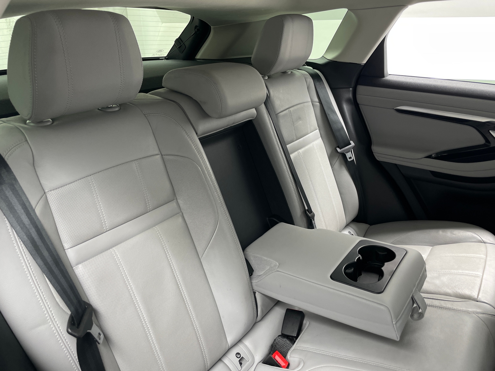 Thumbnail: 2020 Land Rover Range Rover Evoque - 6