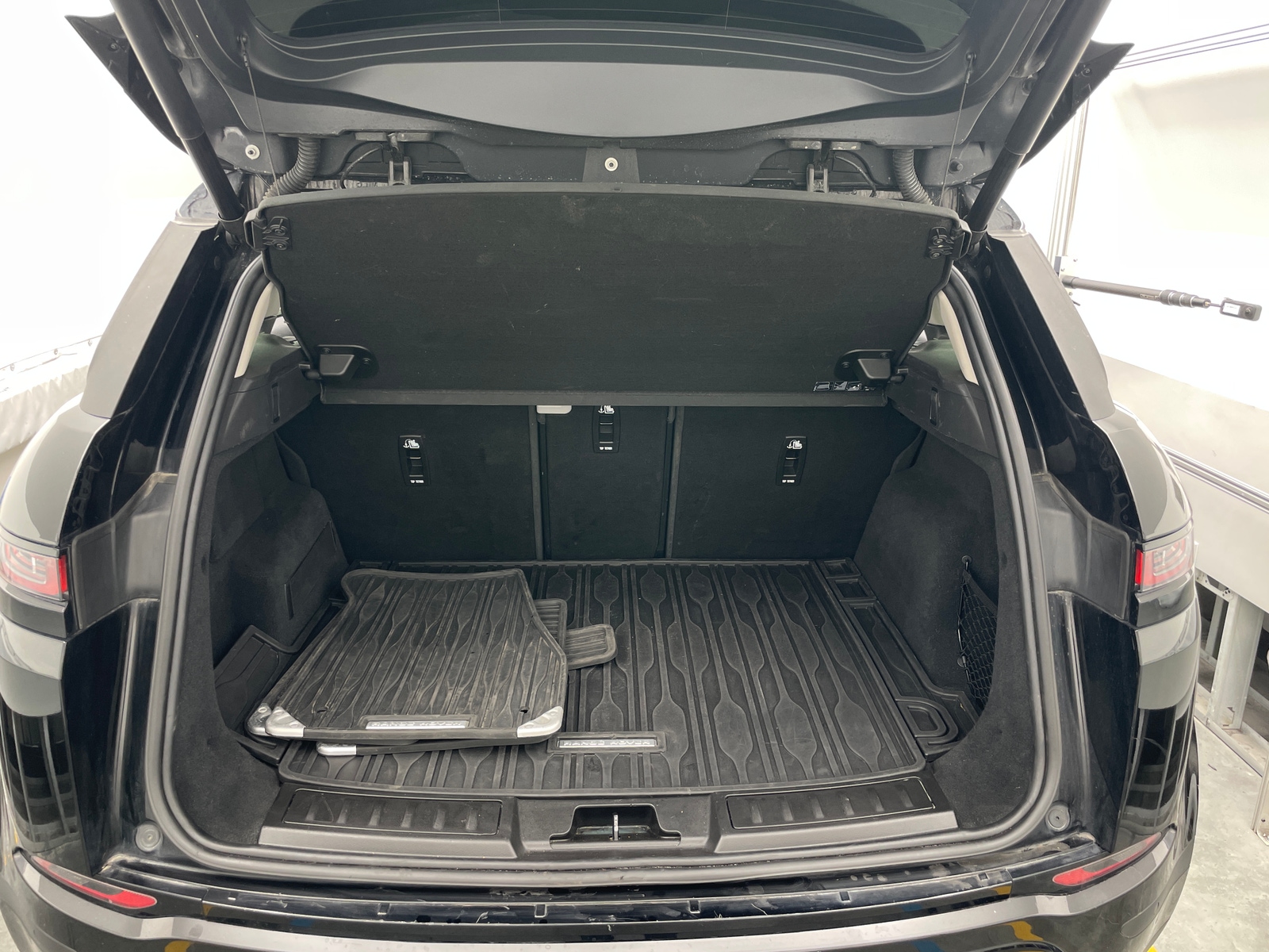 Thumbnail: 2020 Land Rover Range Rover Evoque - 7