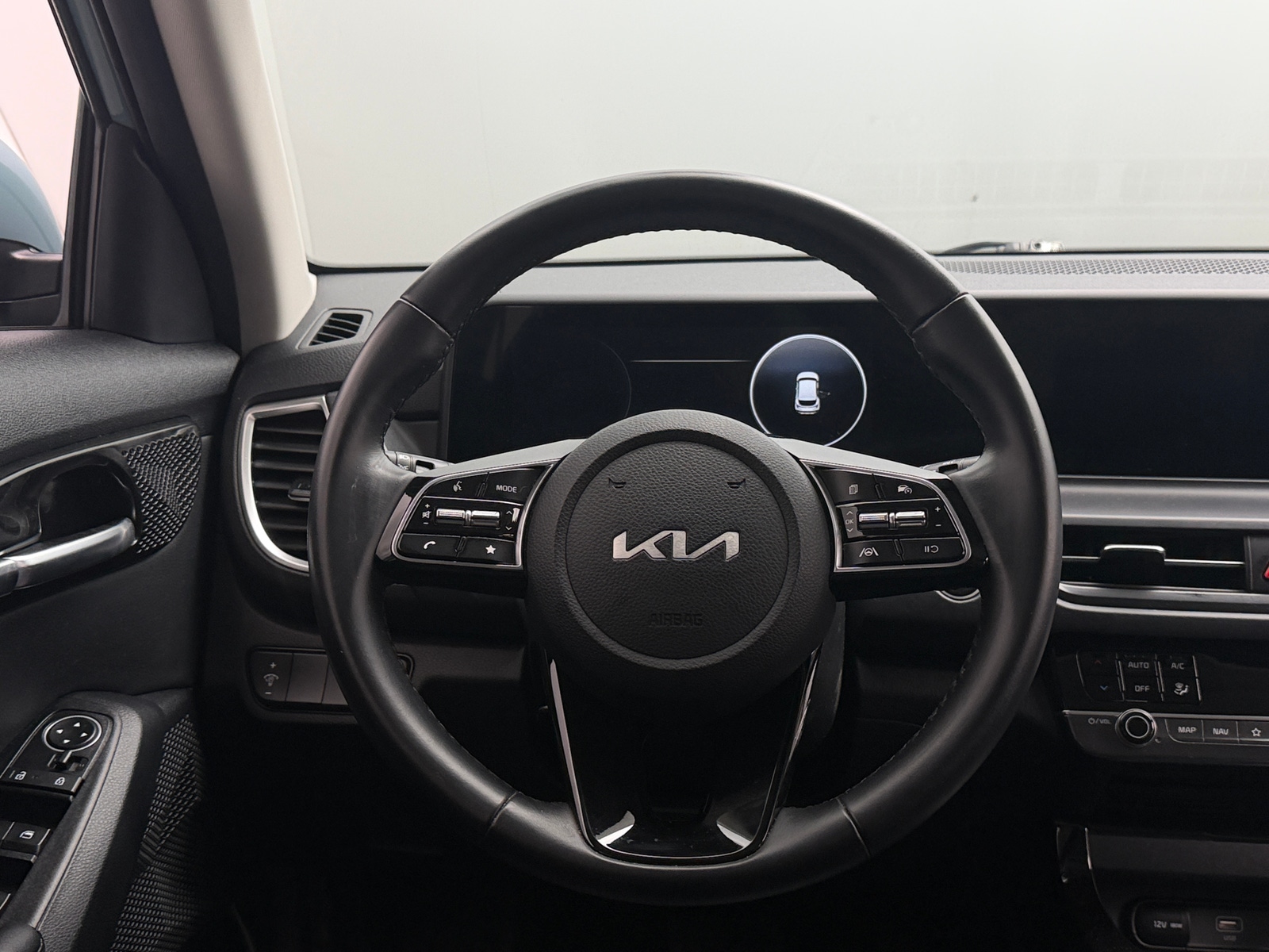 Thumbnail: 2024 Kia Seltos - 4
