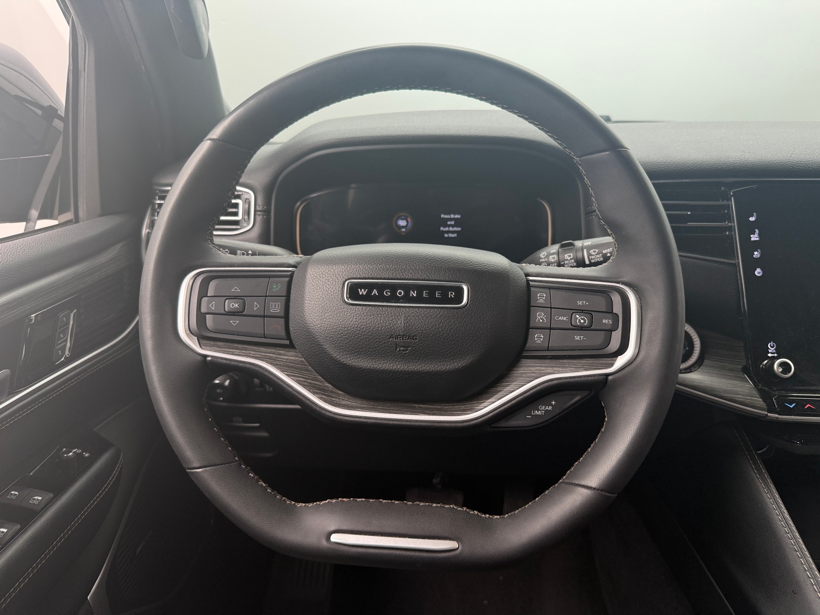Thumbnail: 2024 Jeep Wagoneer - 4