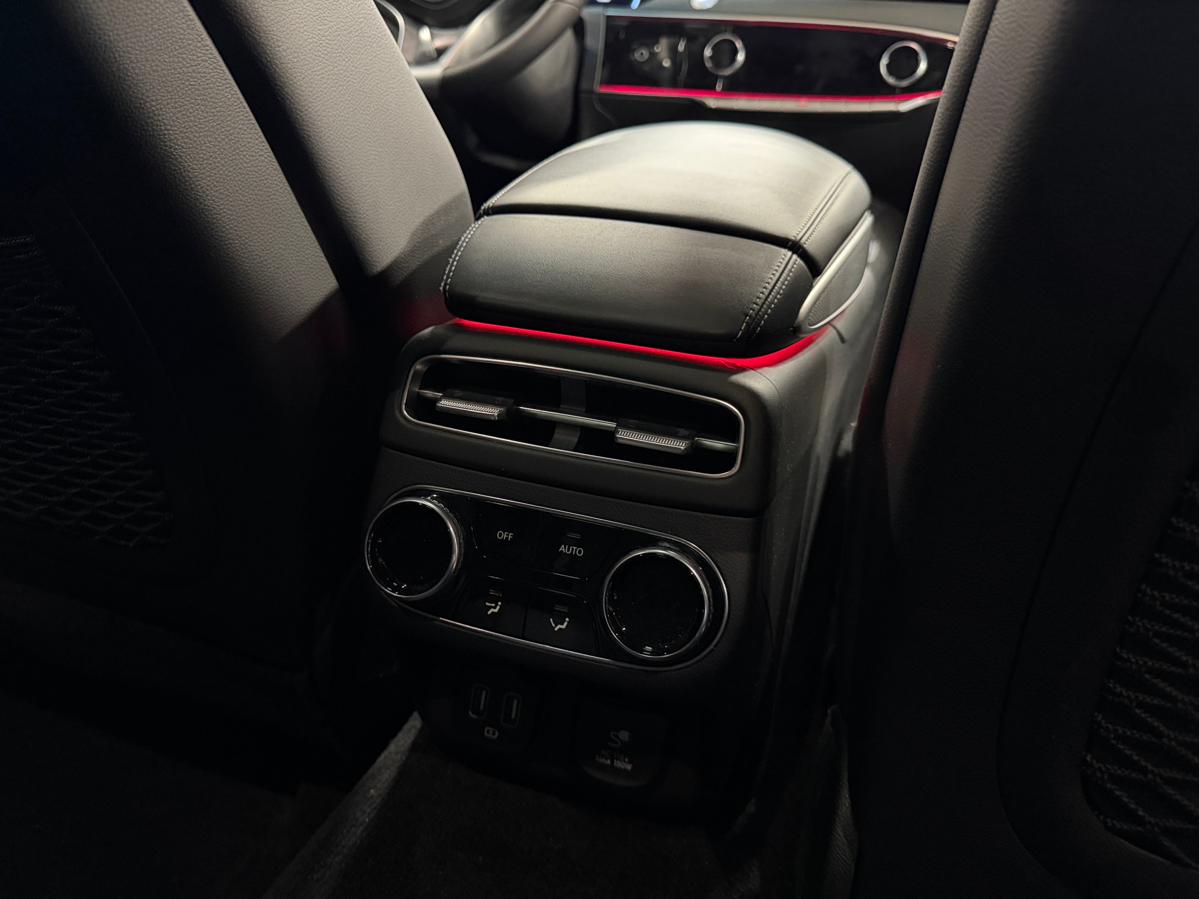 2023 GENESIS GV70