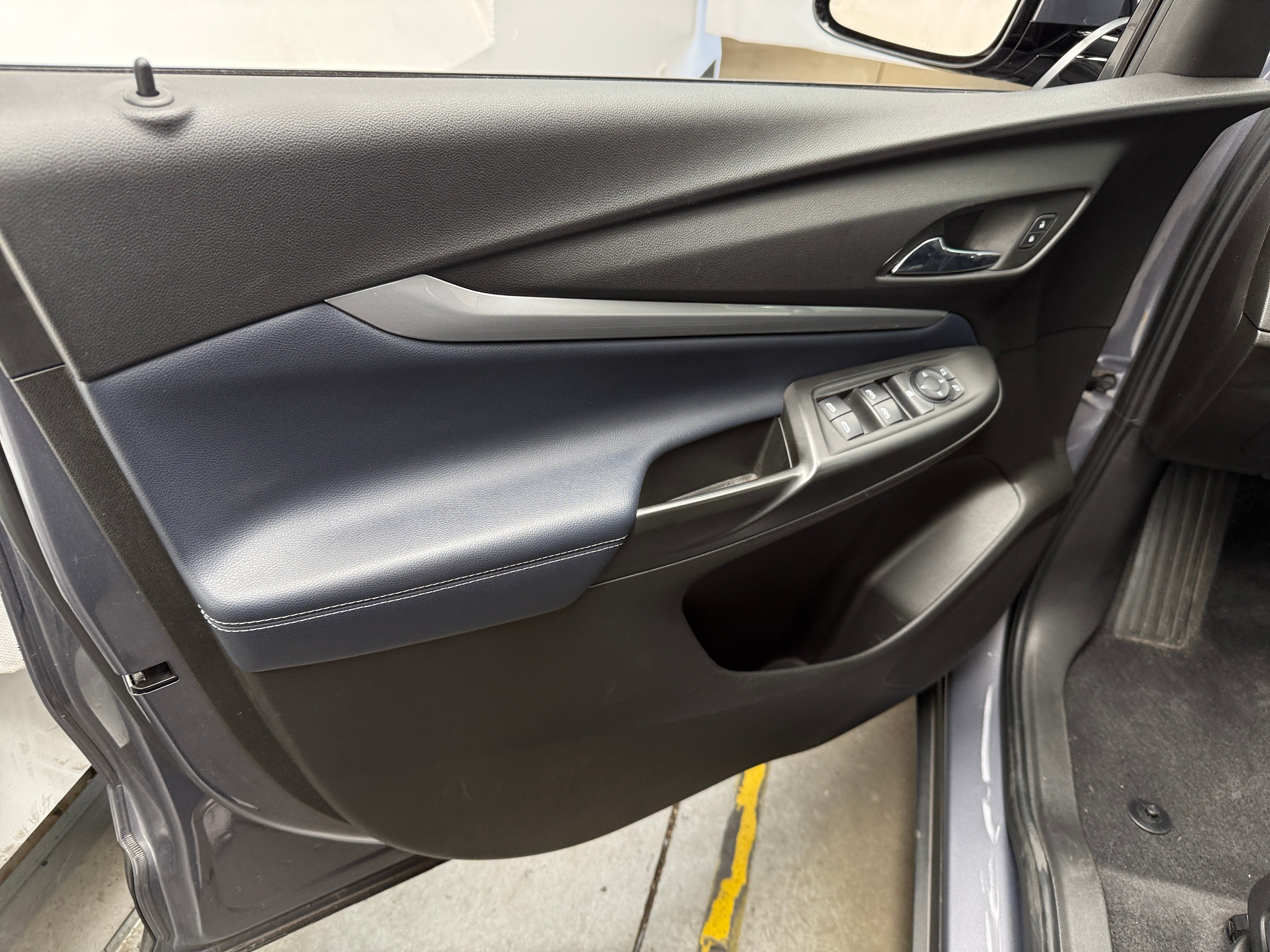 Used 2022 Chevrolet Bolt EUV LT with VIN 1G1FY6S06N4118615 for sale in Auburn, WA