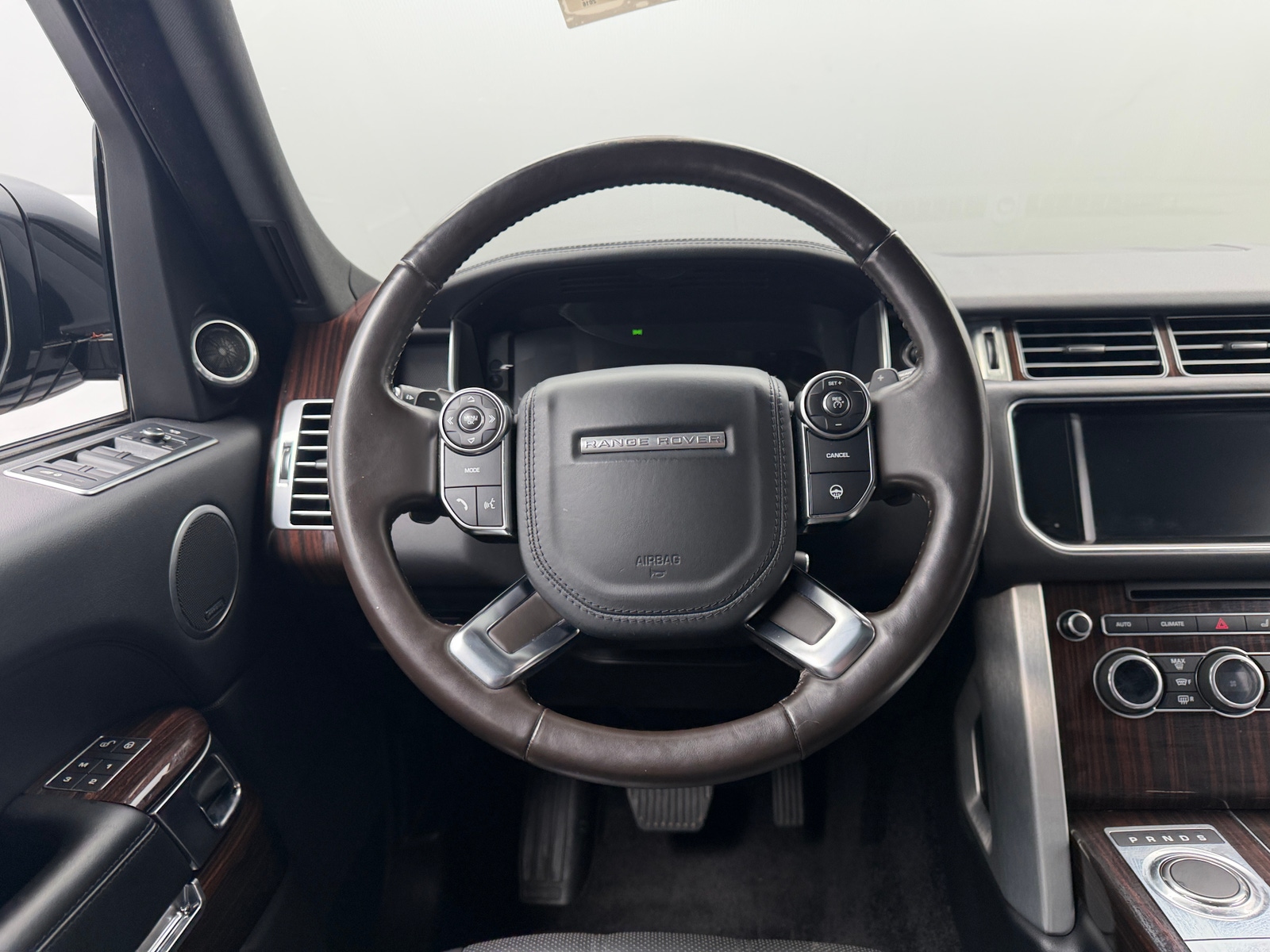 Thumbnail: 2016 Land Rover Range Rover - 4