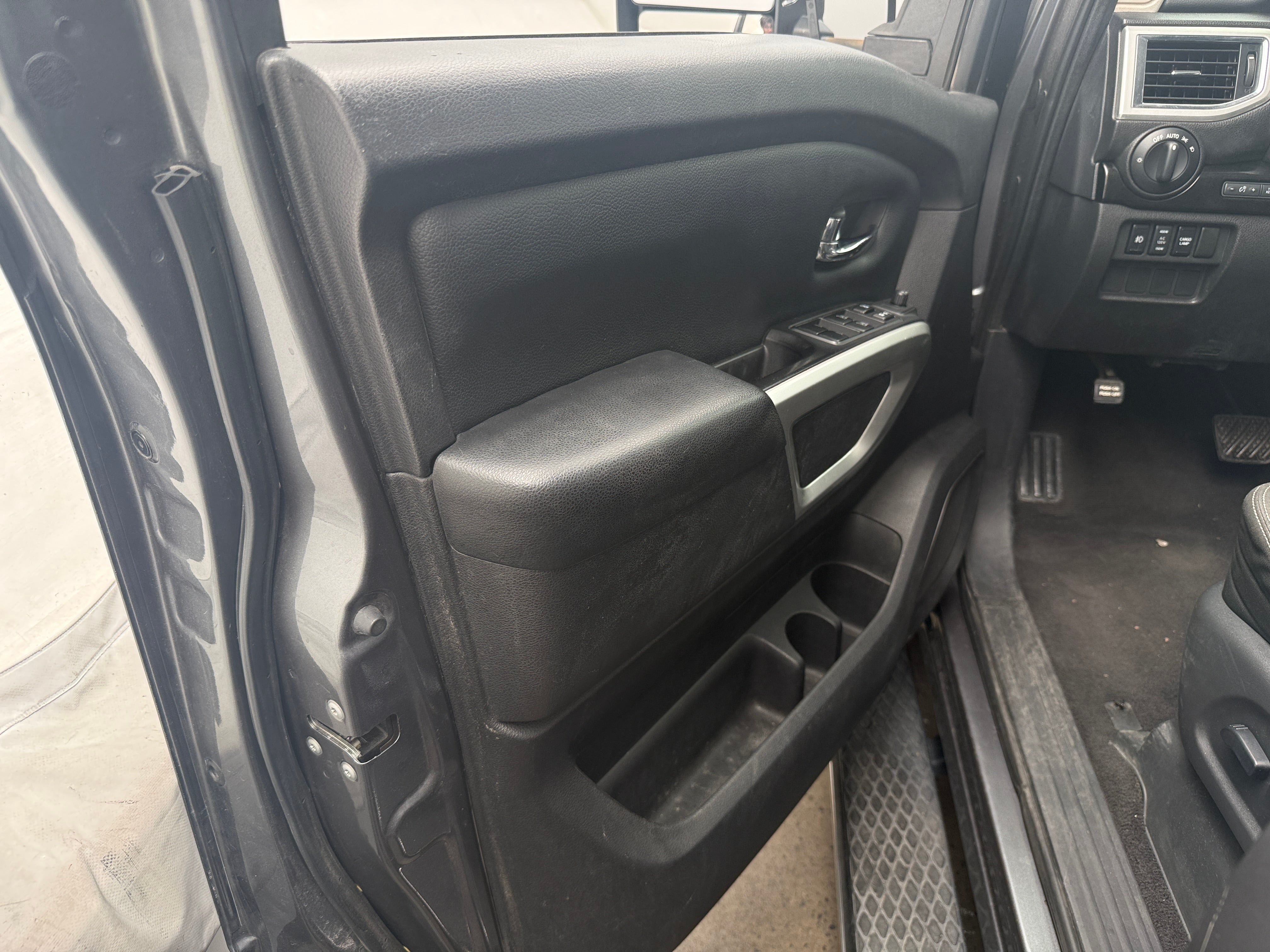 2017 Nissan Titan