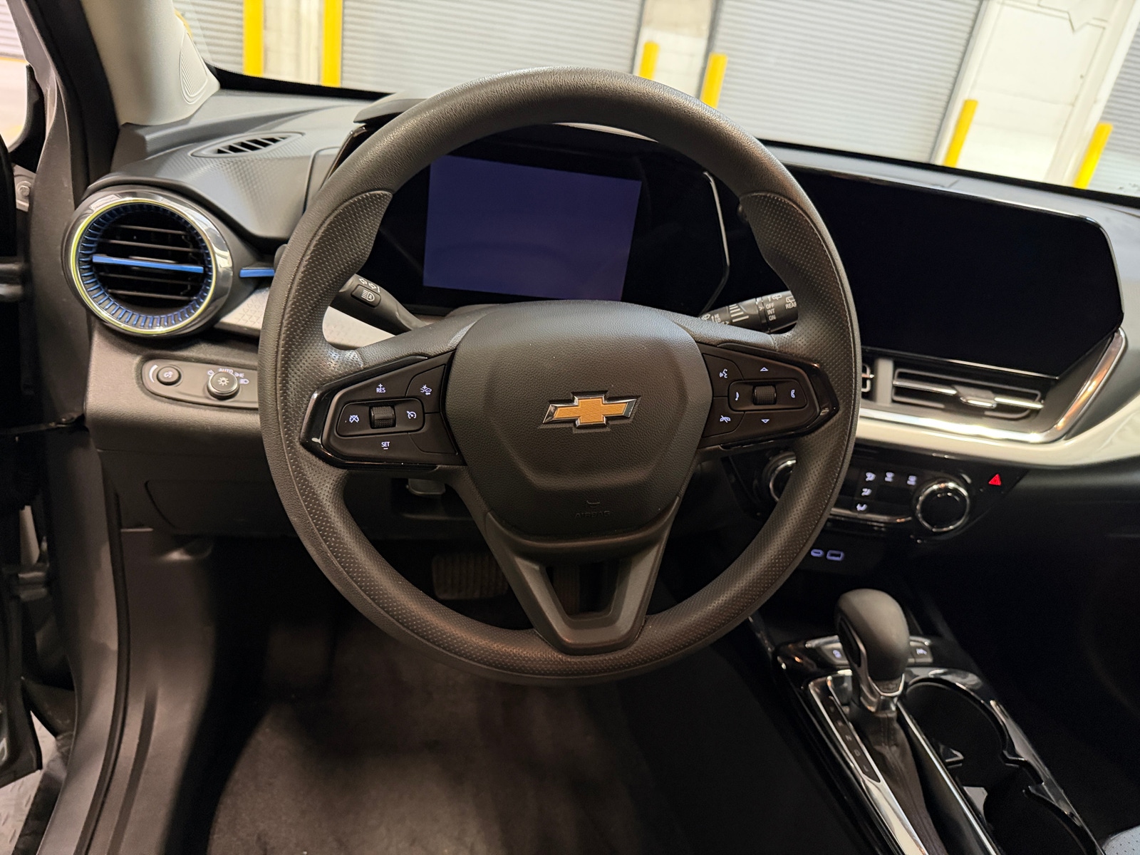 Thumbnail: 2025 Chevrolet Trax - 5
