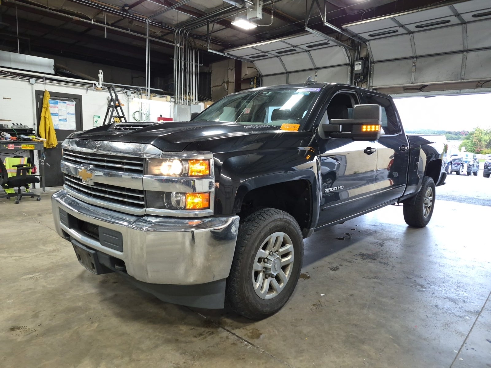 2017 Chevrolet Silverado 3500HD 4WD Crew Cab 153.7" LT