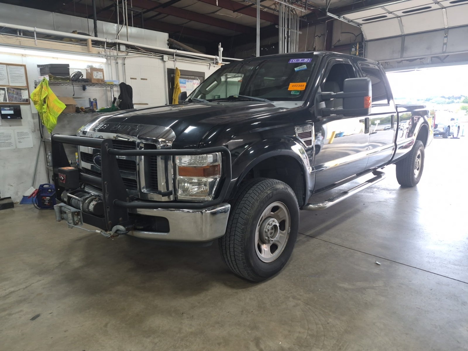 2008 Ford F-350 4WD Crew Cab 172" XLT