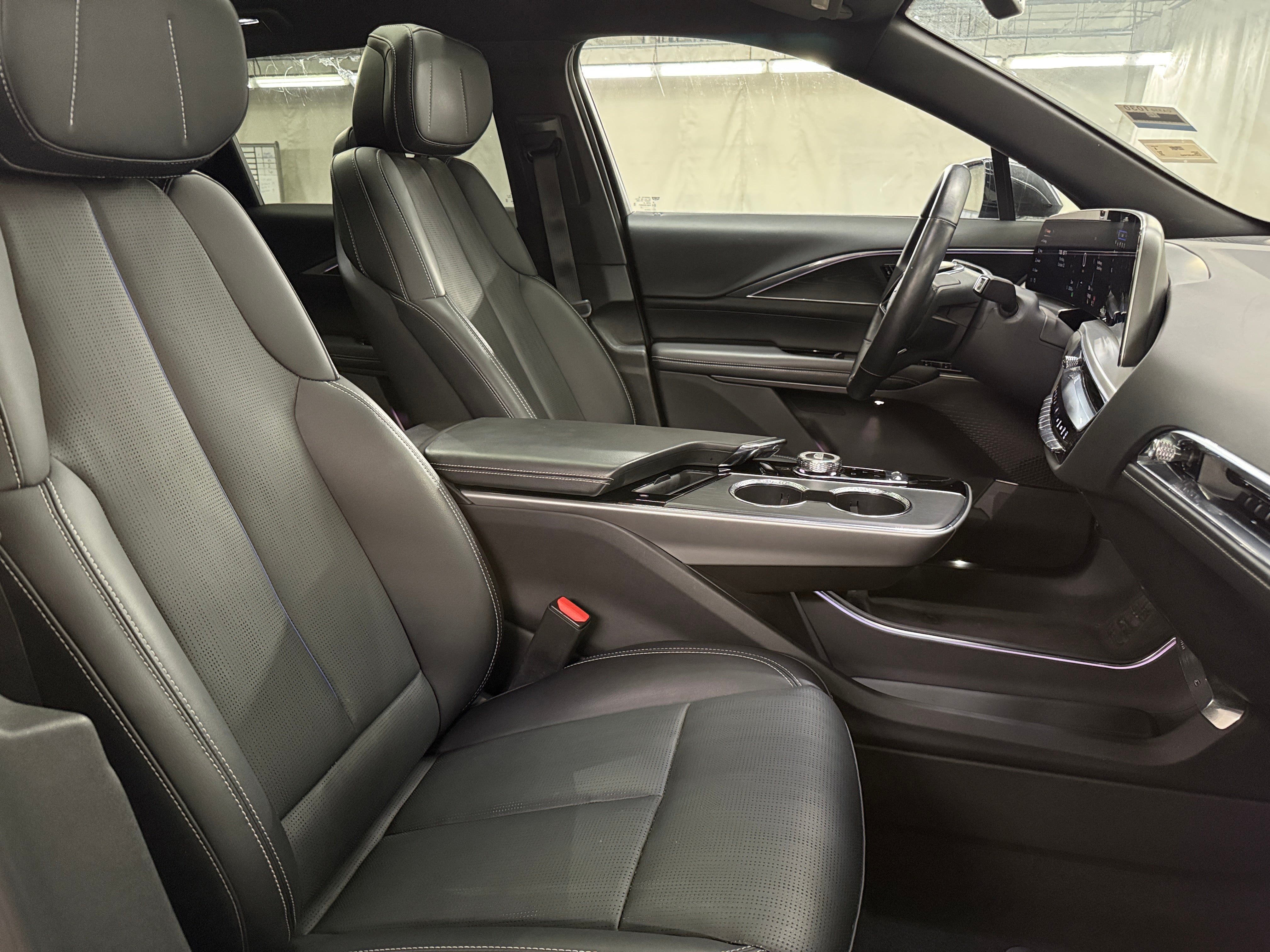 Used 2024 Cadillac LYRIQ Luxury 1 with VIN 1GYKPPRL4RZ142543 for sale in Auburn, WA