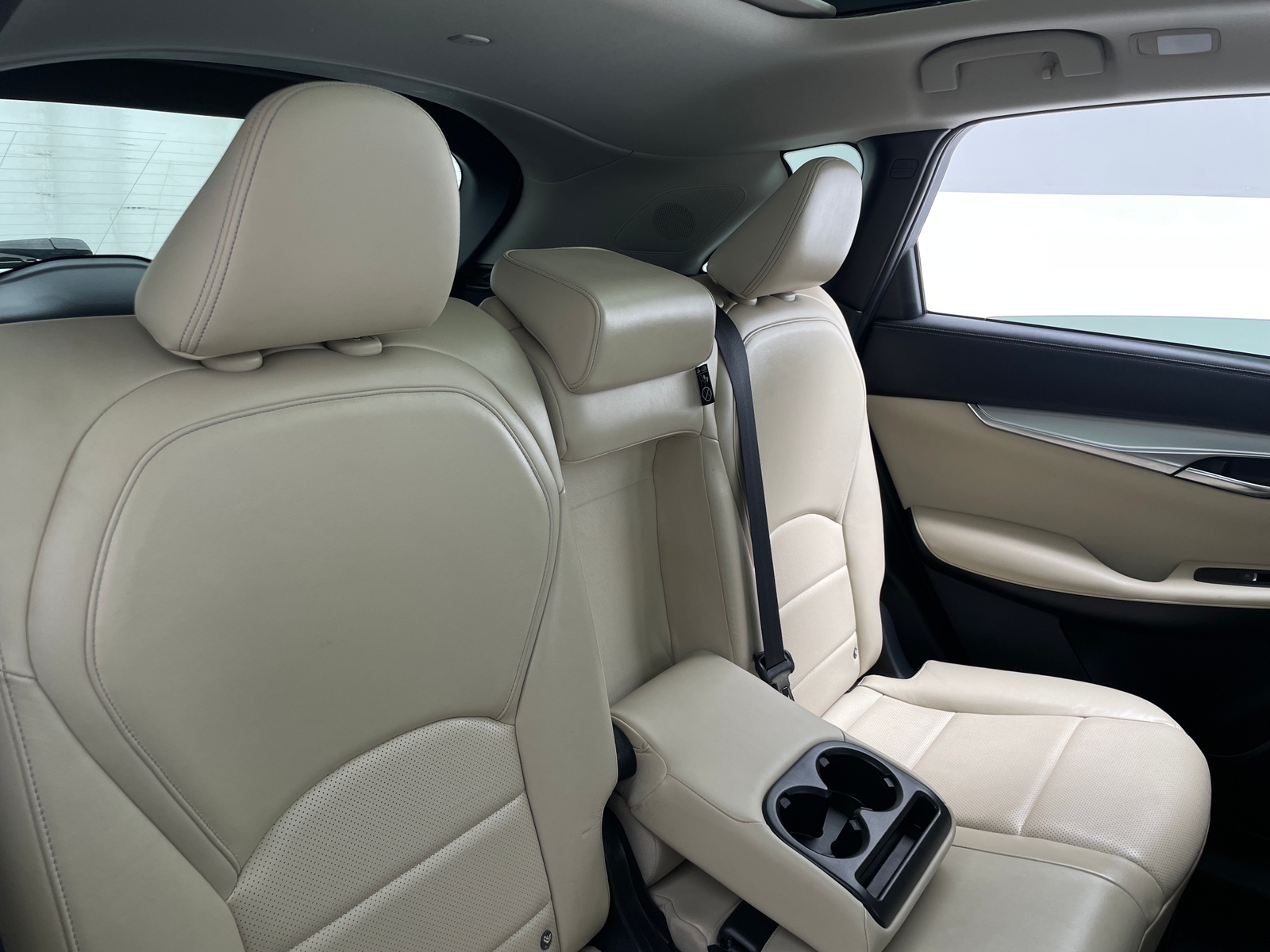 Thumbnail: 2019 INFINITI QX50 - 5