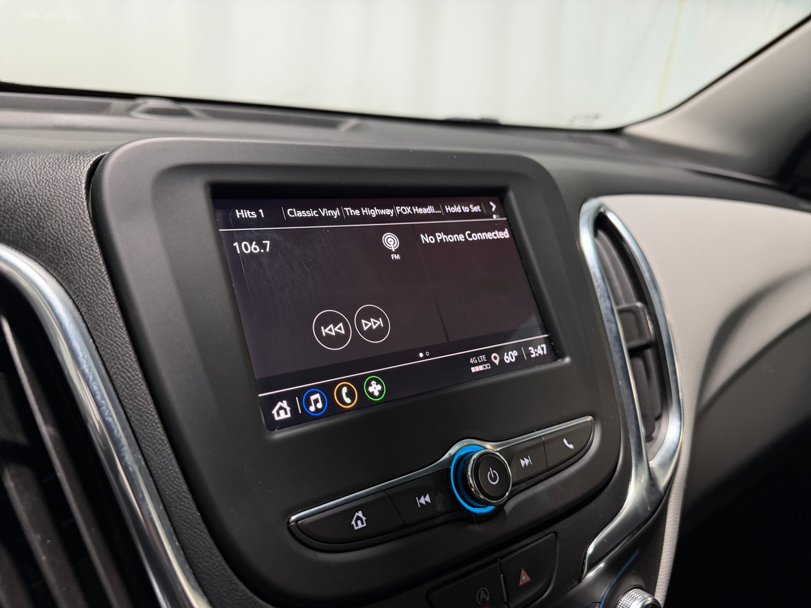 Thumbnail: 2022 Chevrolet Equinox - 4