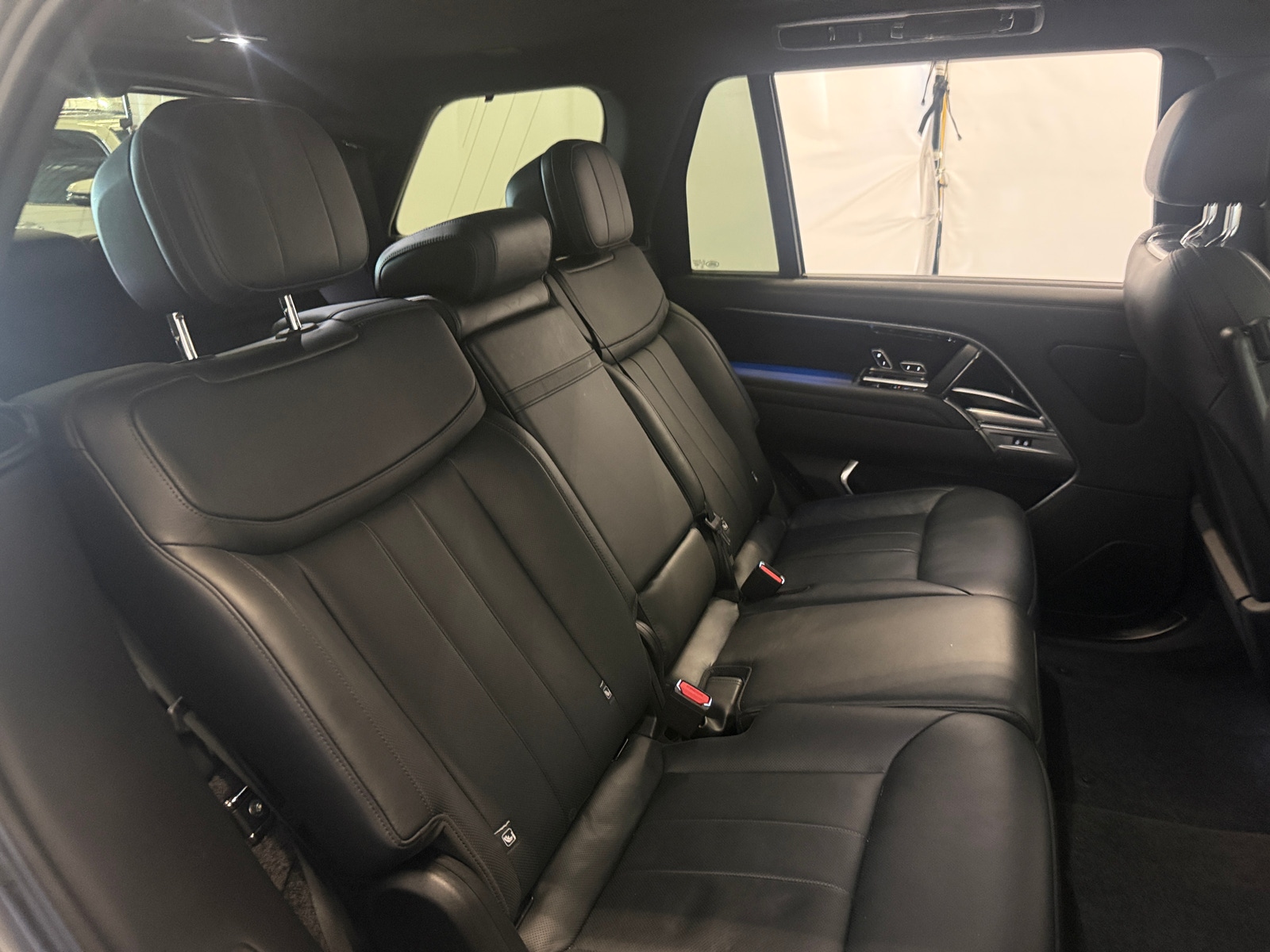 Thumbnail: 2023 Land Rover Range Rover - 6