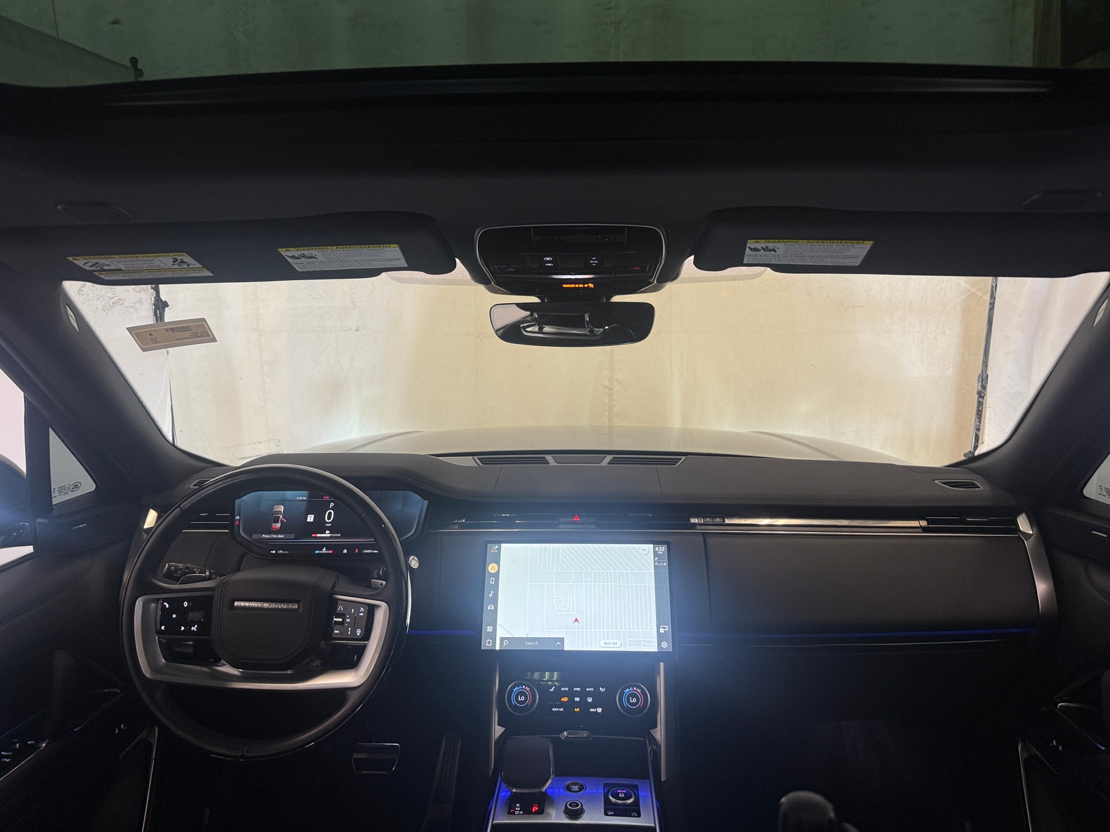 Thumbnail: 2023 Land Rover Range Rover - 3