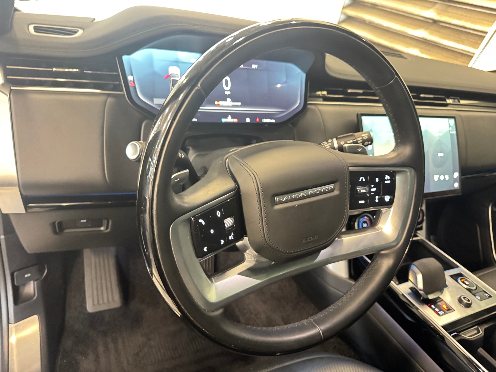 Thumbnail: 2023 Land Rover Range Rover - 5