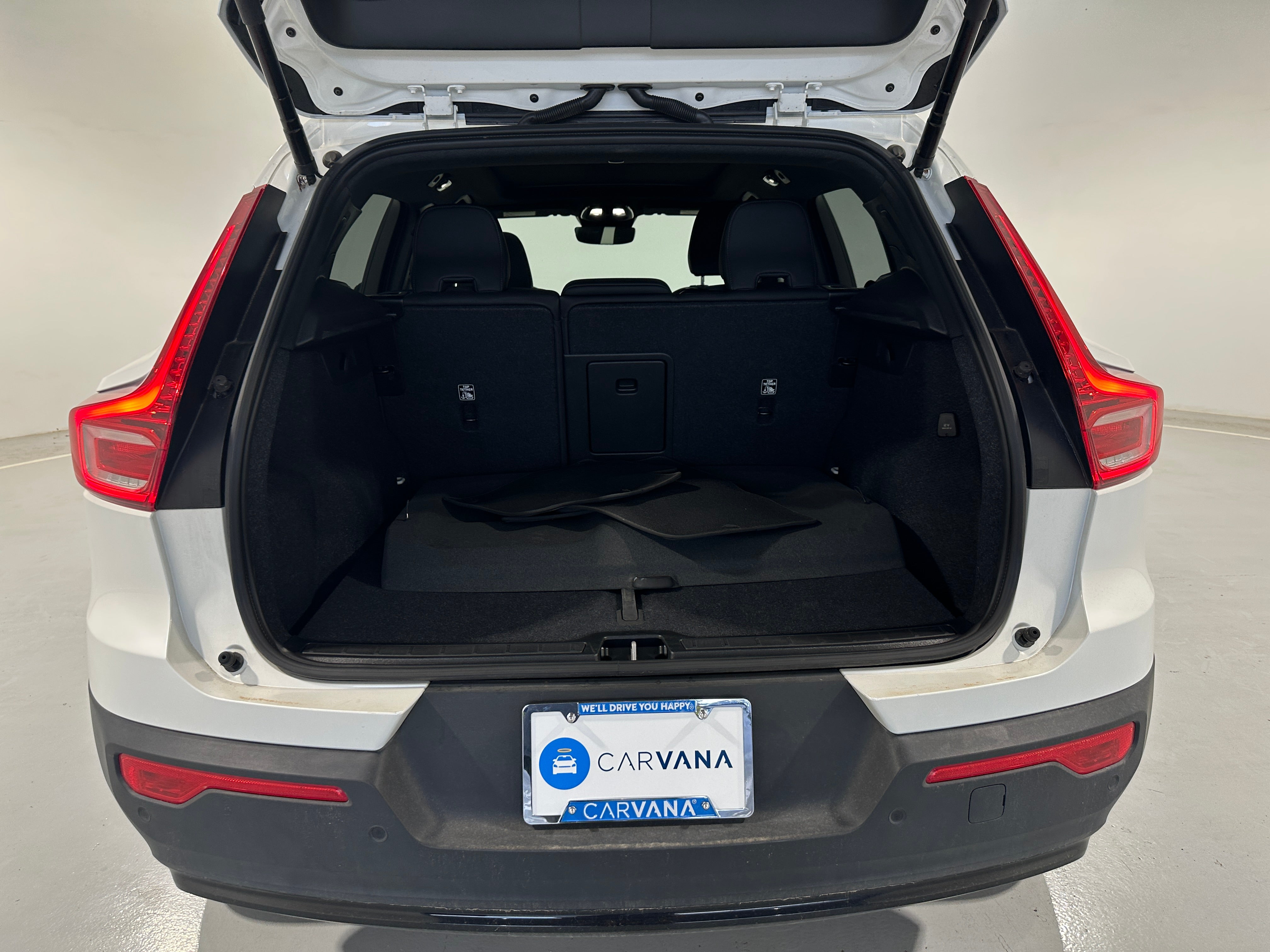 2025 Volvo XC40