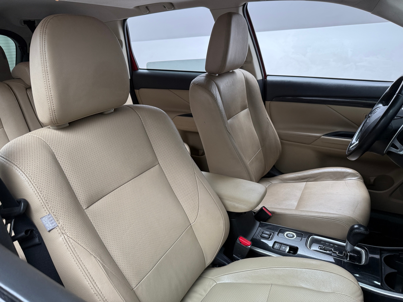 Thumbnail: 2017 Mitsubishi Outlander - 2