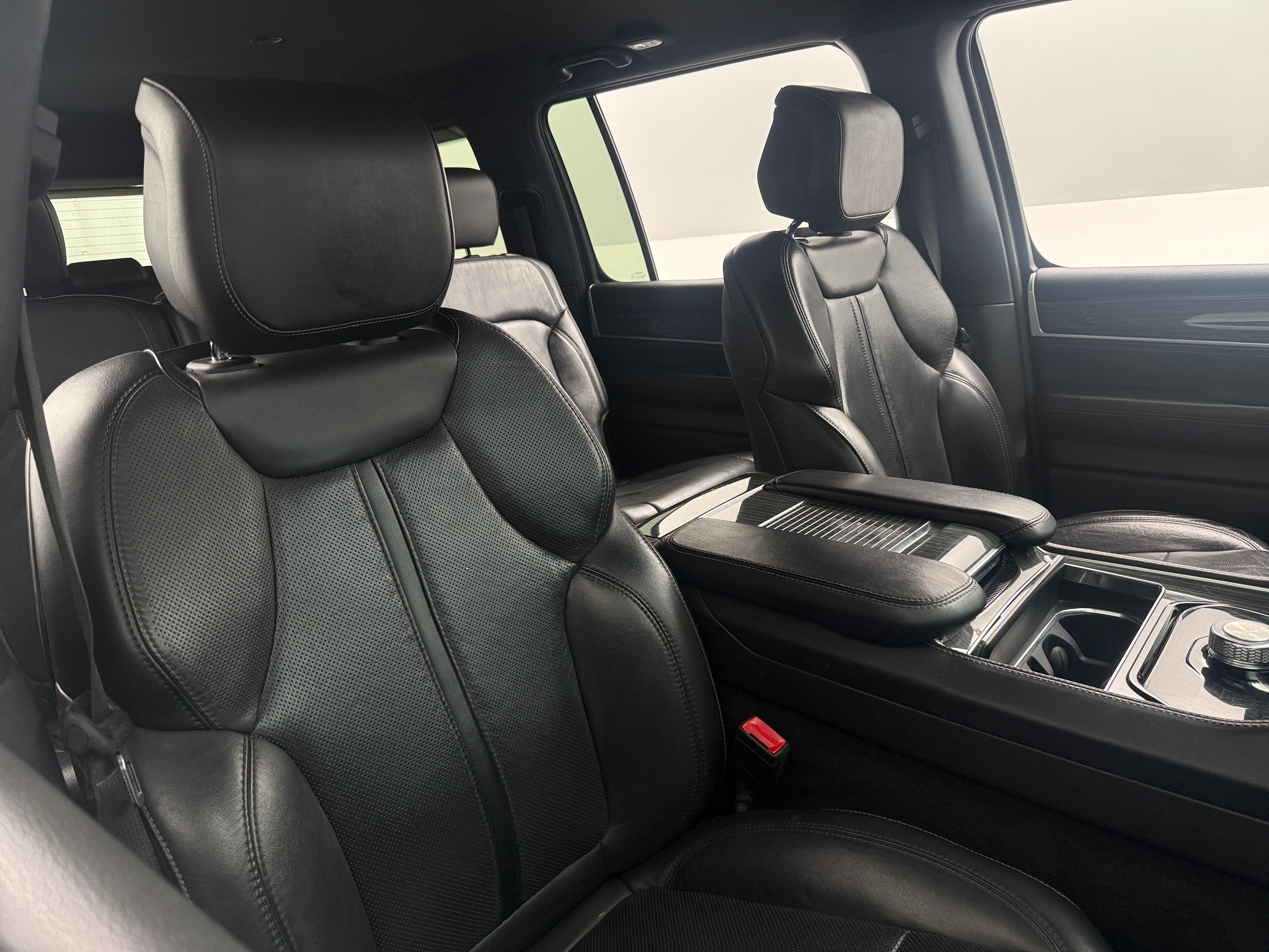 2022 Jeep Wagoneer