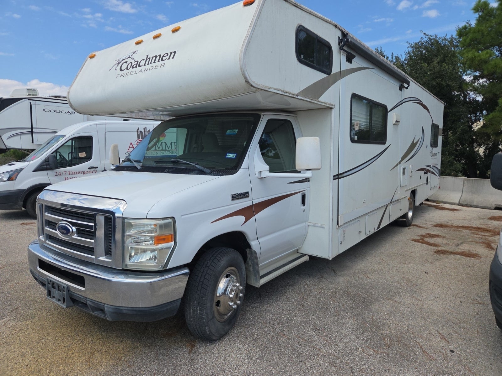 2013 Ford E-450 Cutaway Coachmen Freelander