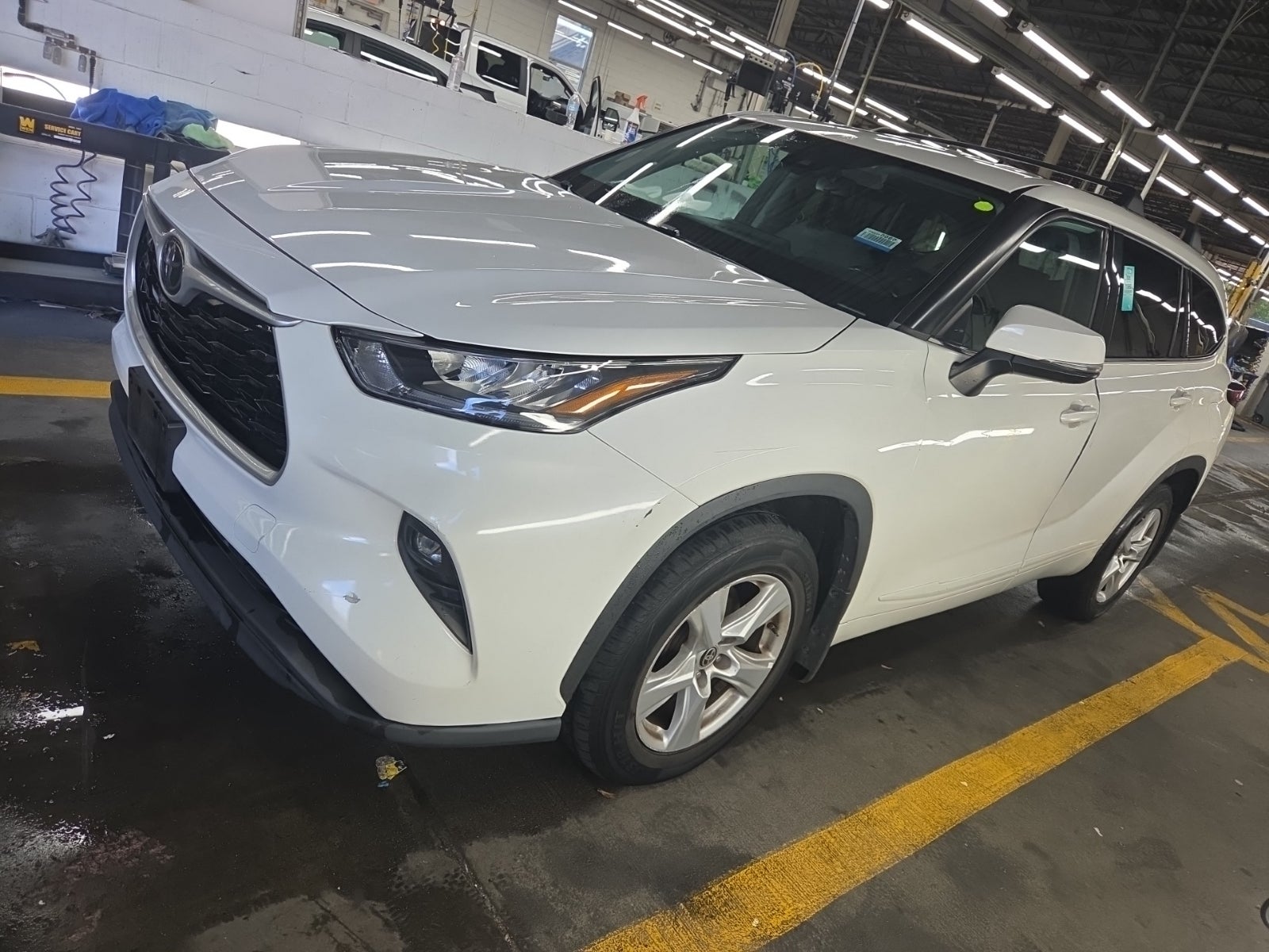 2020 Toyota Highlander LE
