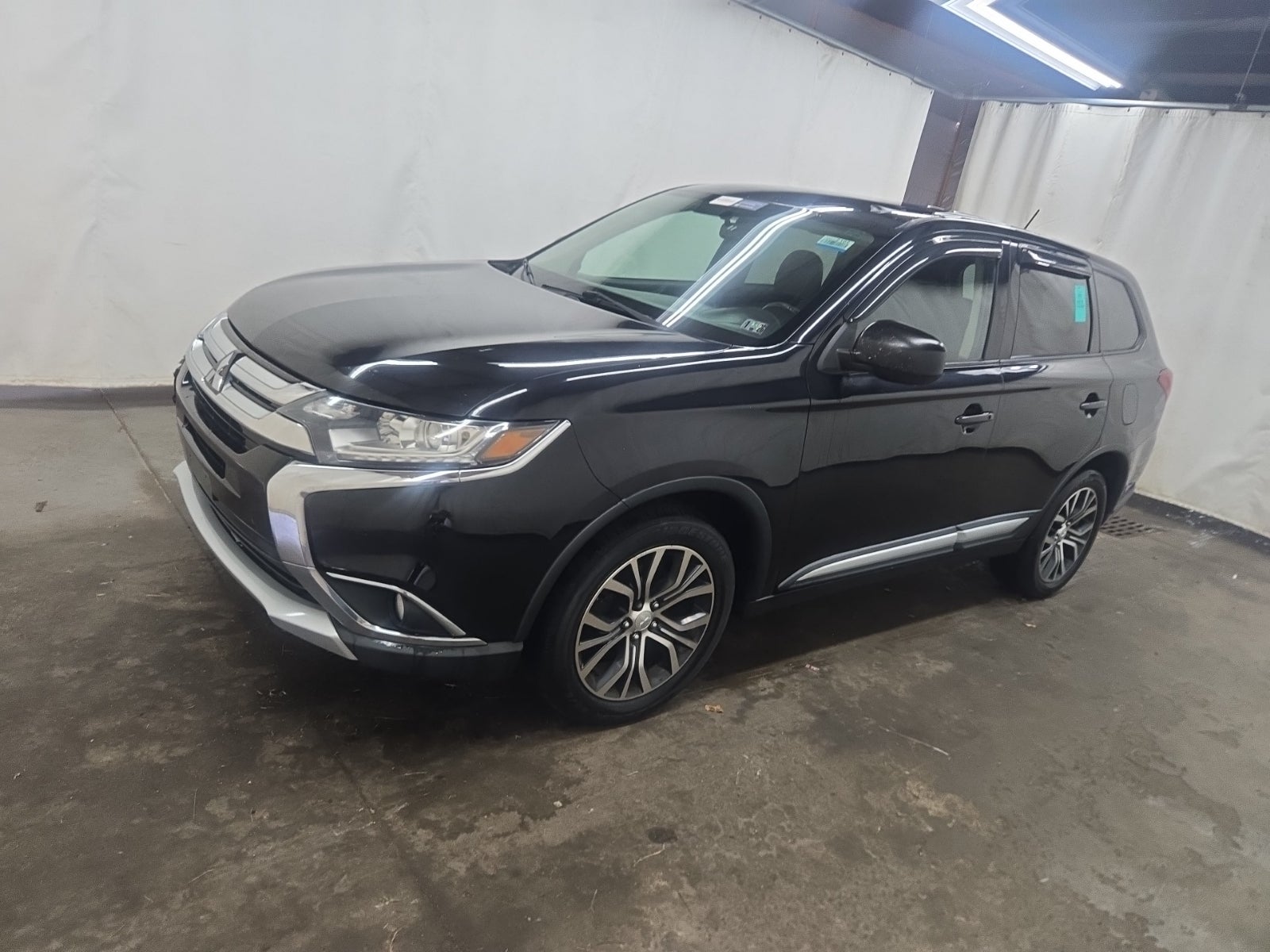 2016 Mitsubishi Outlander ES