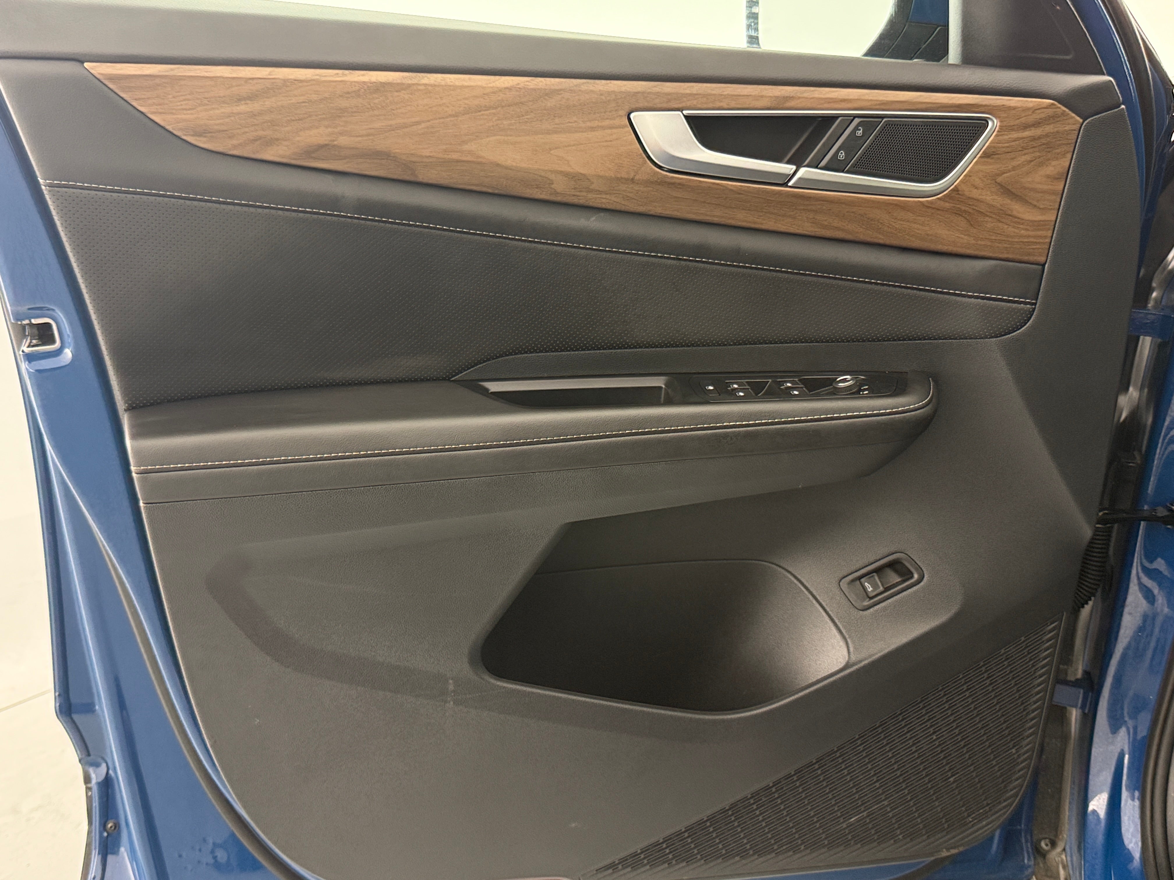 2026 Volkswagen Atlas SE w/Tech
