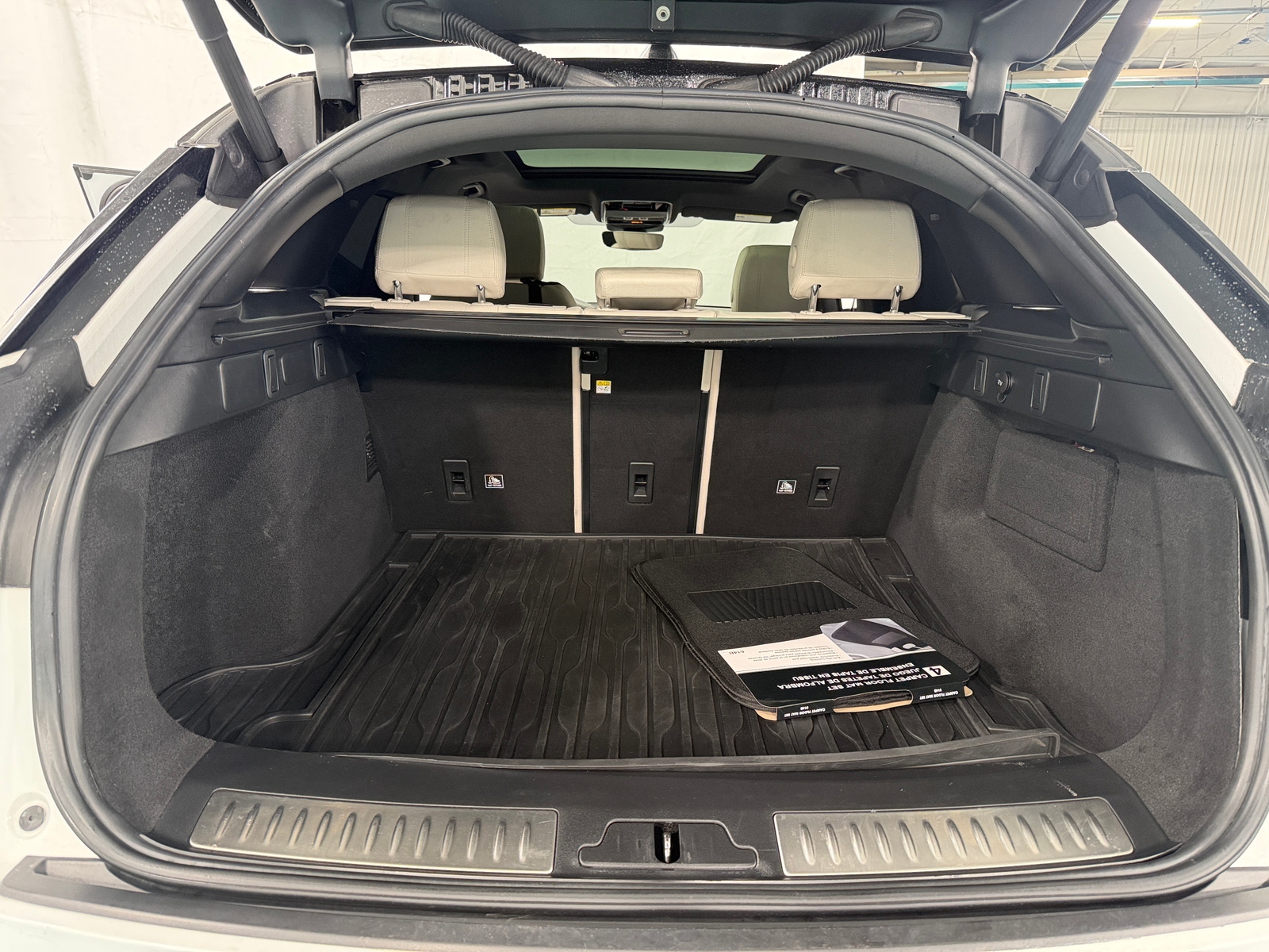 Thumbnail: 2019 Land Rover Range Rover Velar - 6