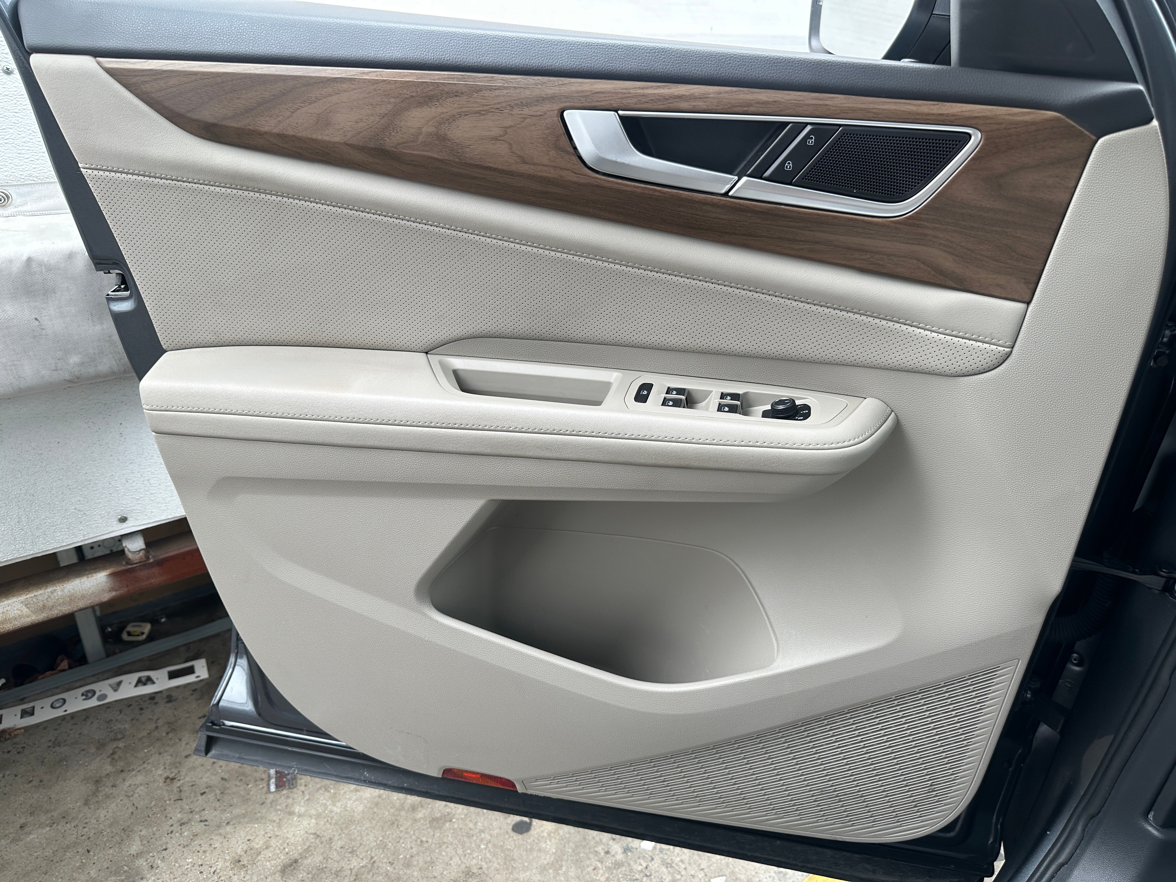 2025 Volkswagen Atlas SE