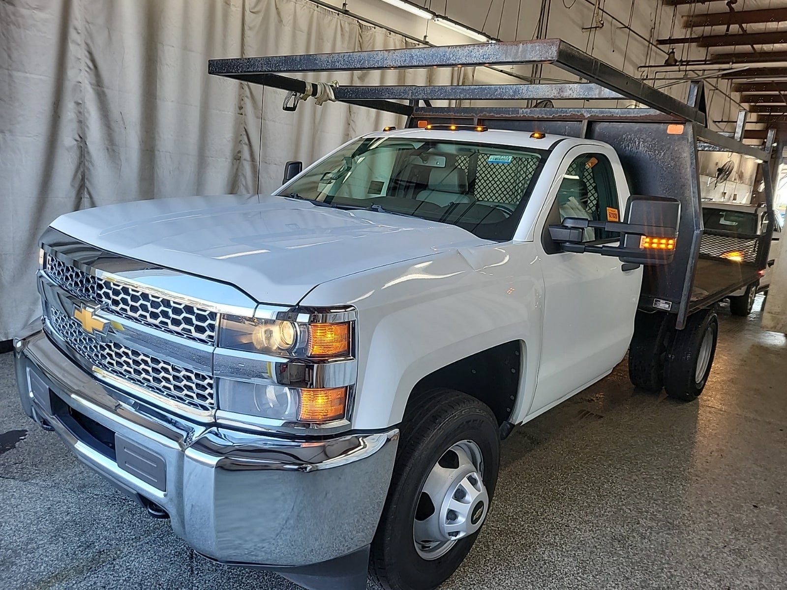 2019 Chevrolet Silverado 3500HD Chassis 2WD Reg Cab 137.5" WB, 59.06" Ca WT