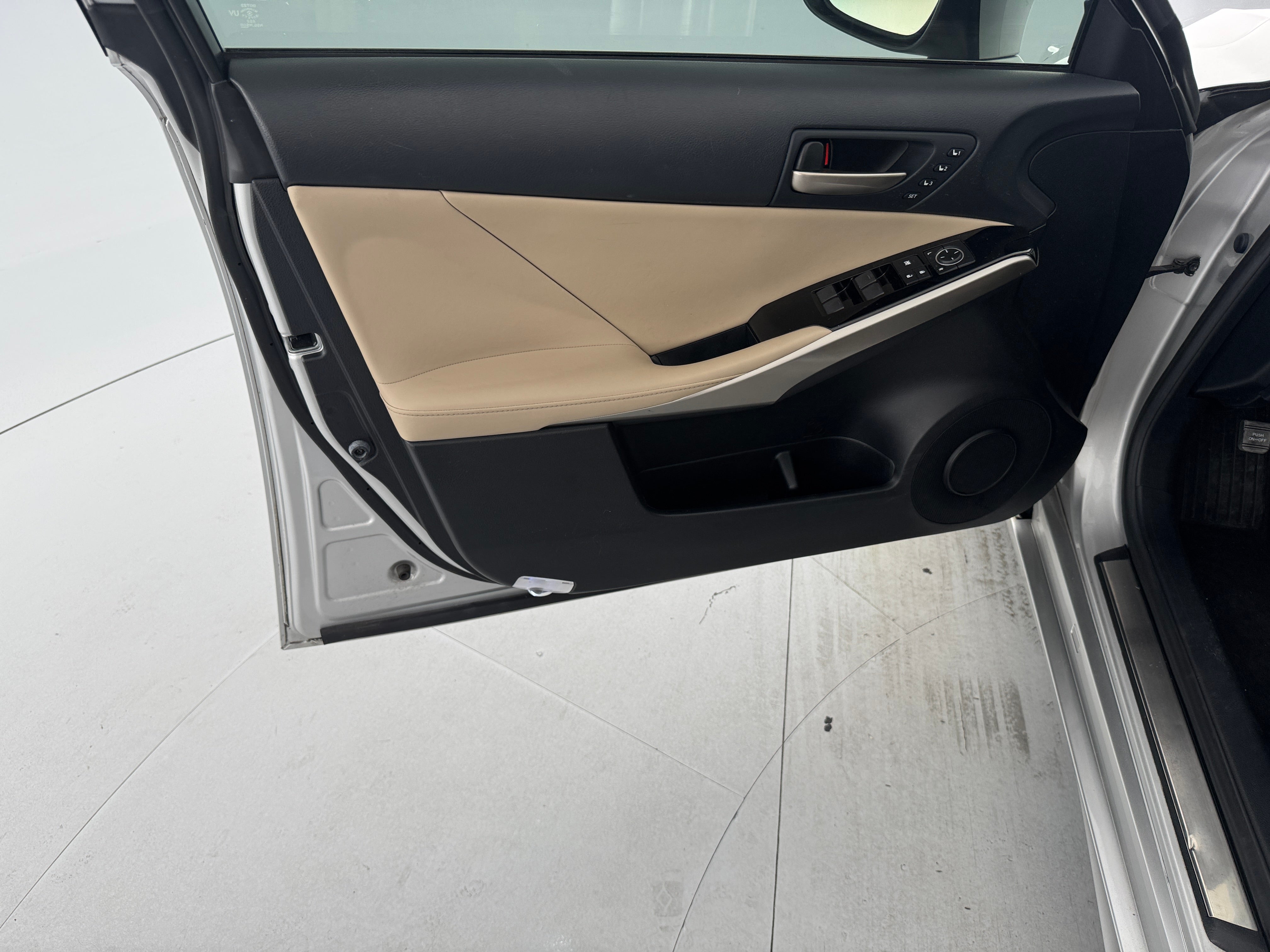 2019 Lexus IS