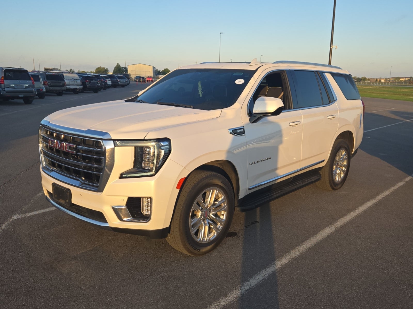 2023 GMC Yukon SLT