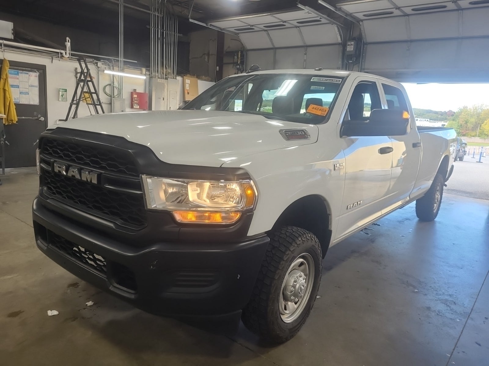 2022 Ram 2500 Tradesman 4x4 Crew Cab 8' Box