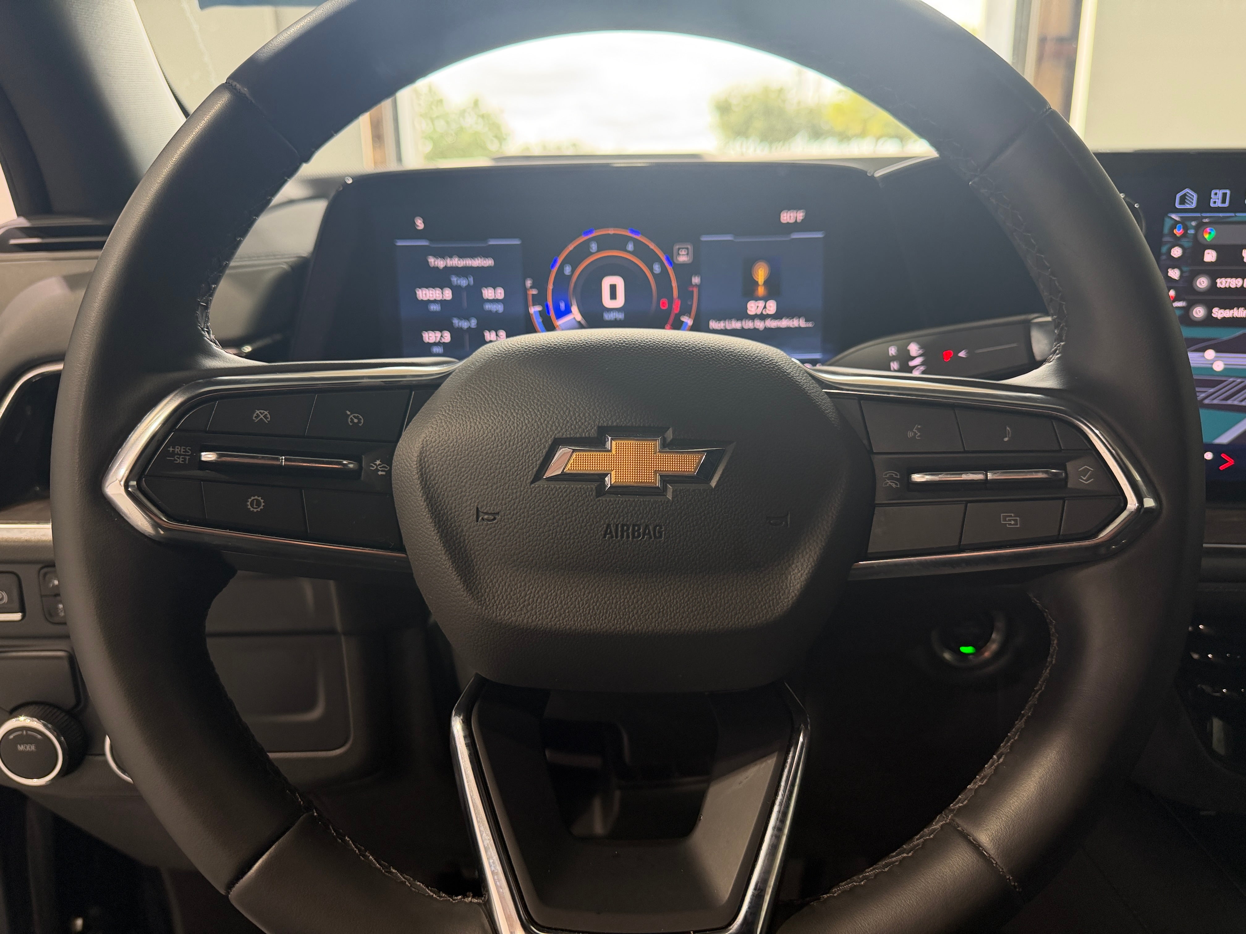 2025 Chevrolet Suburban LS